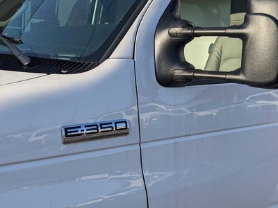 2024 Ford E-Series Cutaway Base