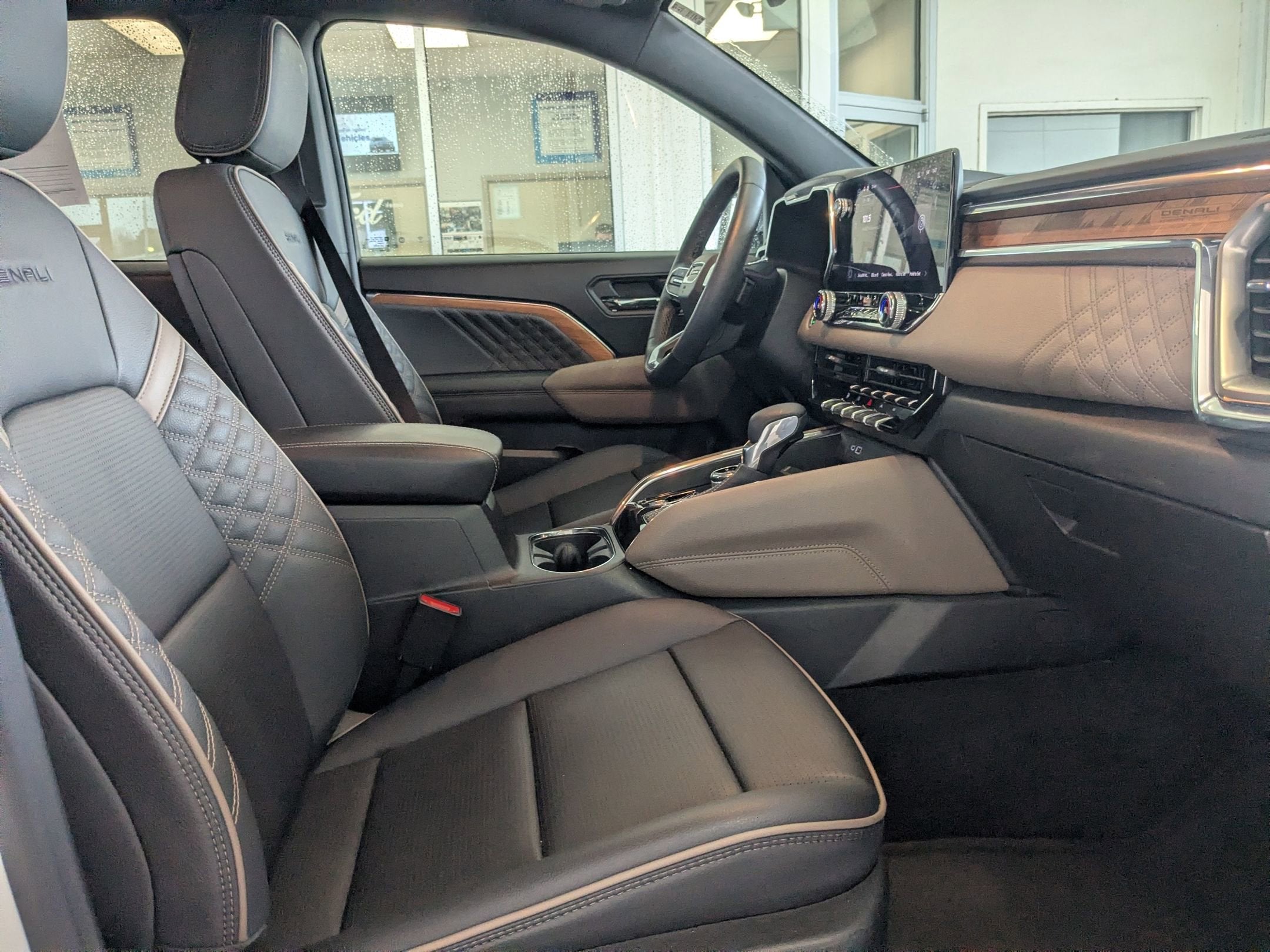 2024 GMC Canyon 4WD Denali