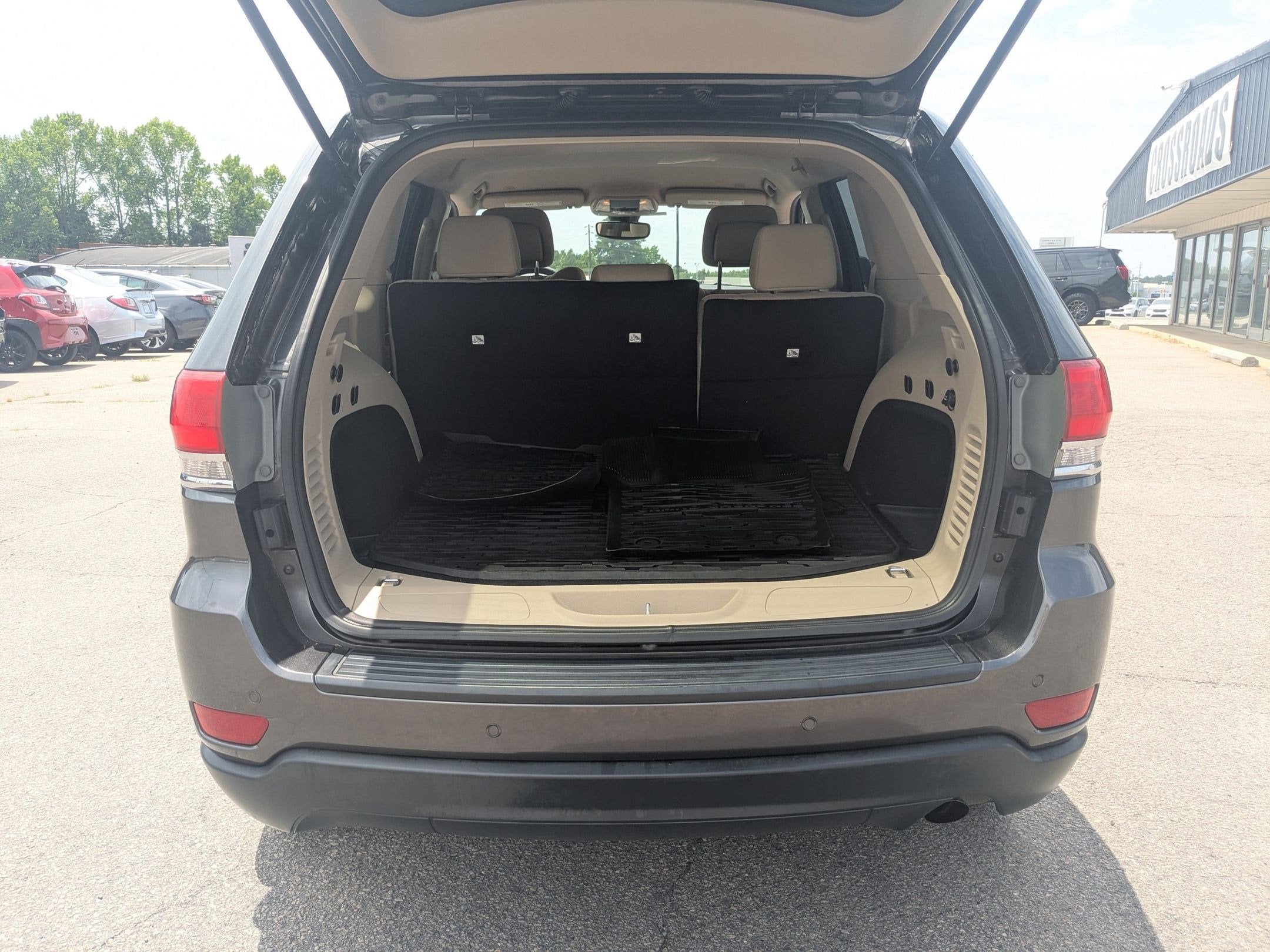 2017 Jeep Grand Cherokee Laredo 4x2