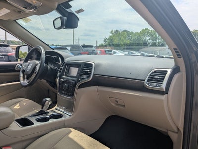 2017 Jeep Grand Cherokee Laredo 4x2