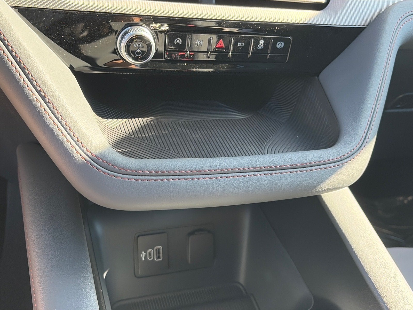 2027 Ford Explorer Active w/100A Pkg