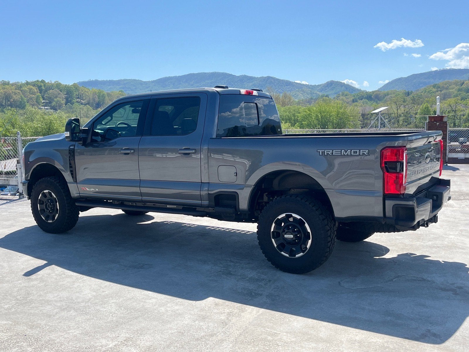 2025 Ford Super Duty F-350 SRW LARIAT
