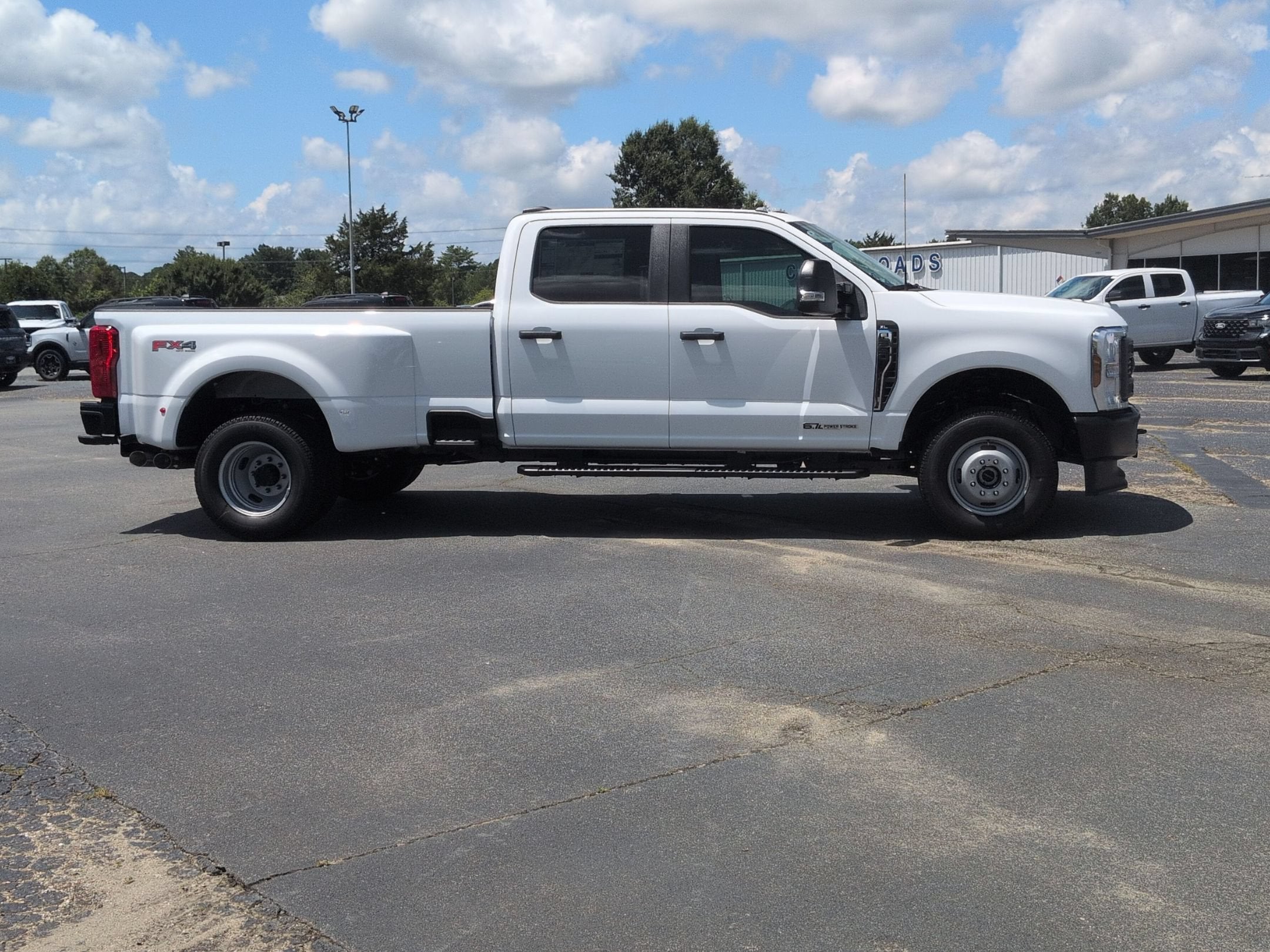 2026 Ford Super Duty F-350 DRW XL