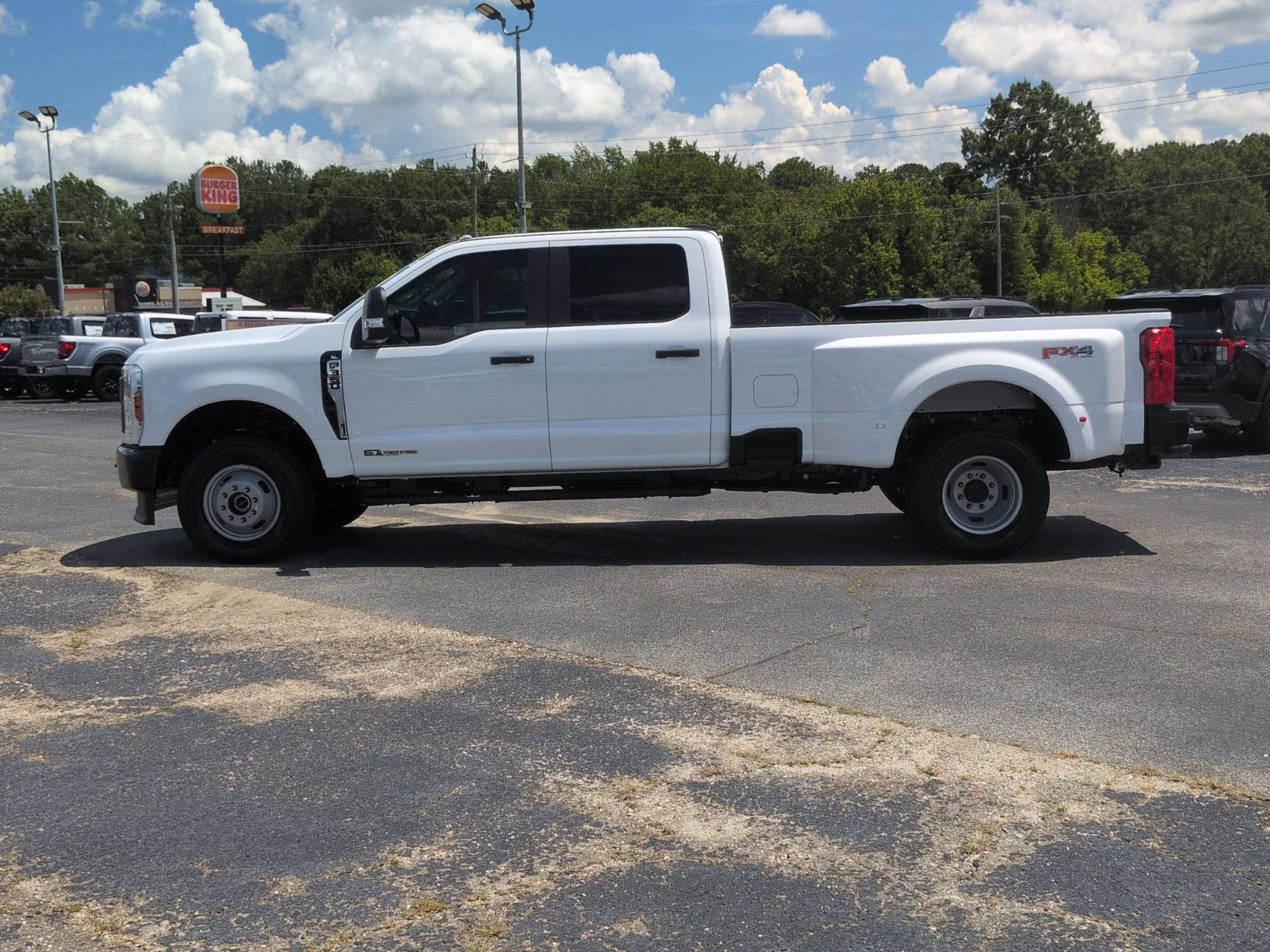 2026 Ford Super Duty F-350 DRW XL