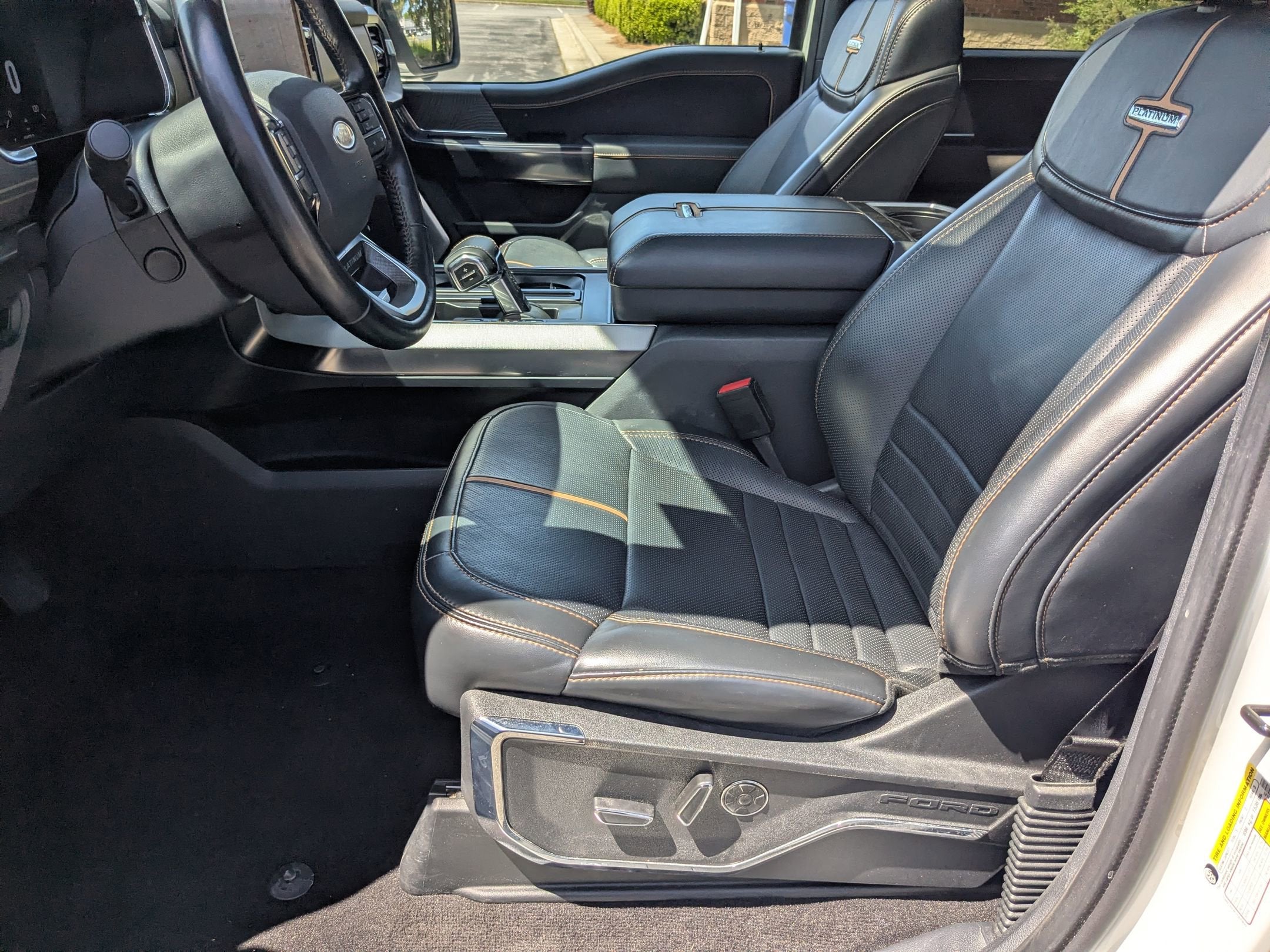 2022 Ford F-150 Platinum