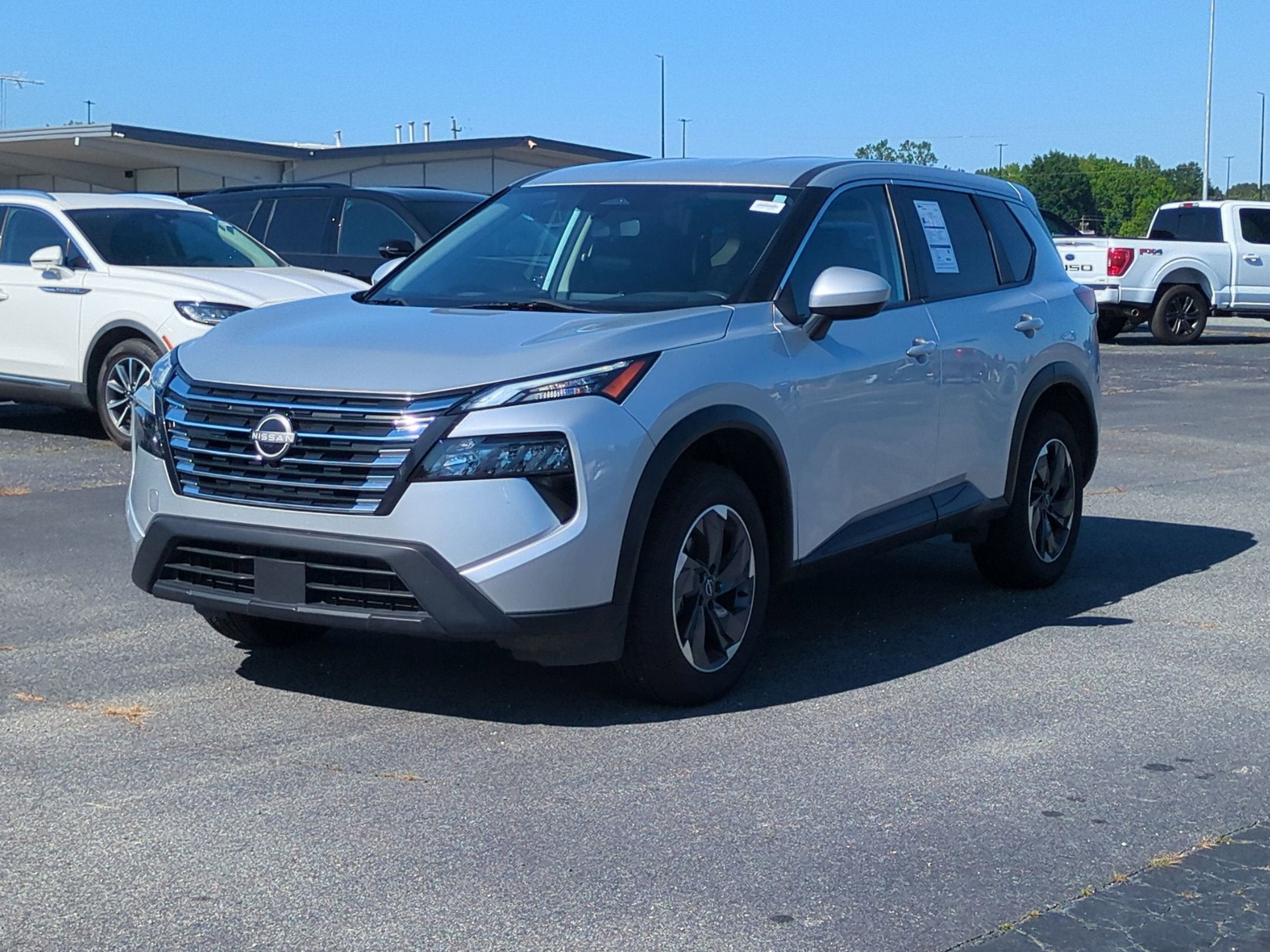 2024 Nissan Rogue SV