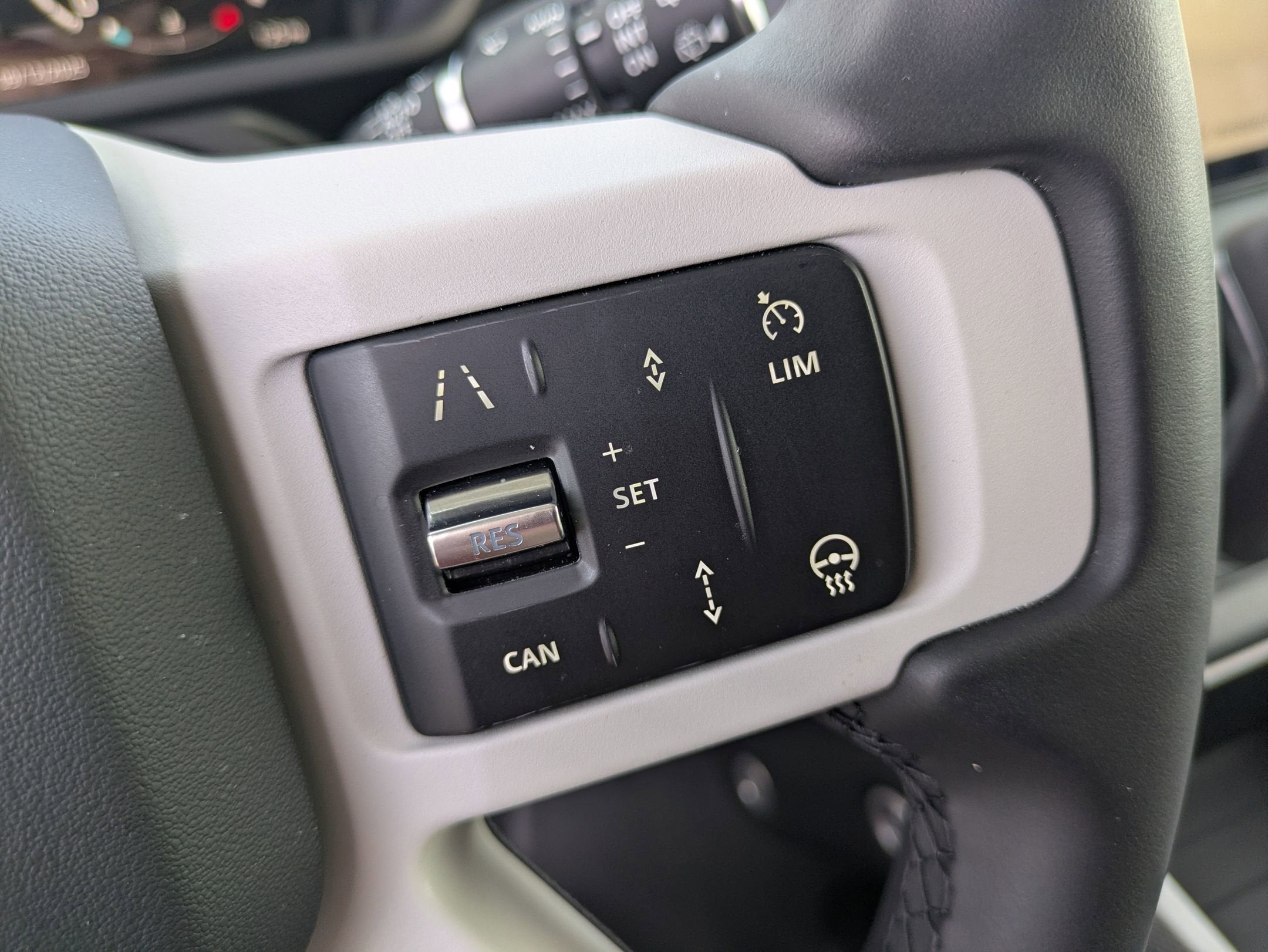 2025 Land Rover Defender S