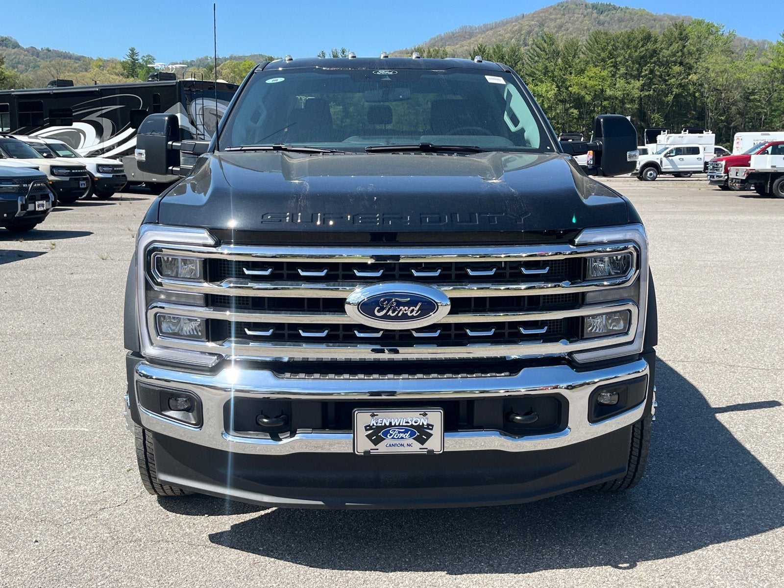 2026 Ford Super Duty F-450 DRW Lariat DRW