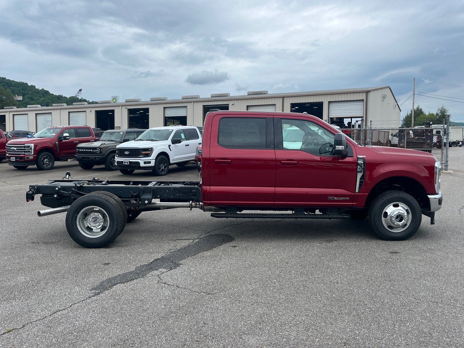 2026 Ford Super Duty F-350 DRW Lariat DRW