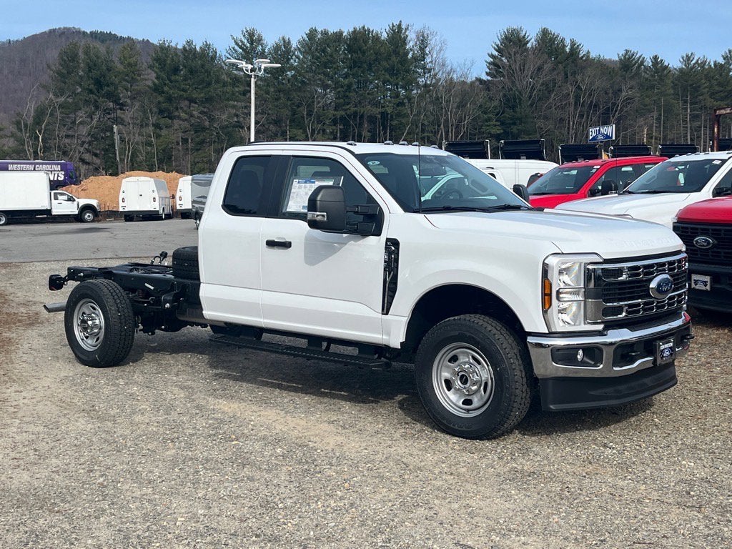 2026 Ford Super Duty F-350 SRW XL