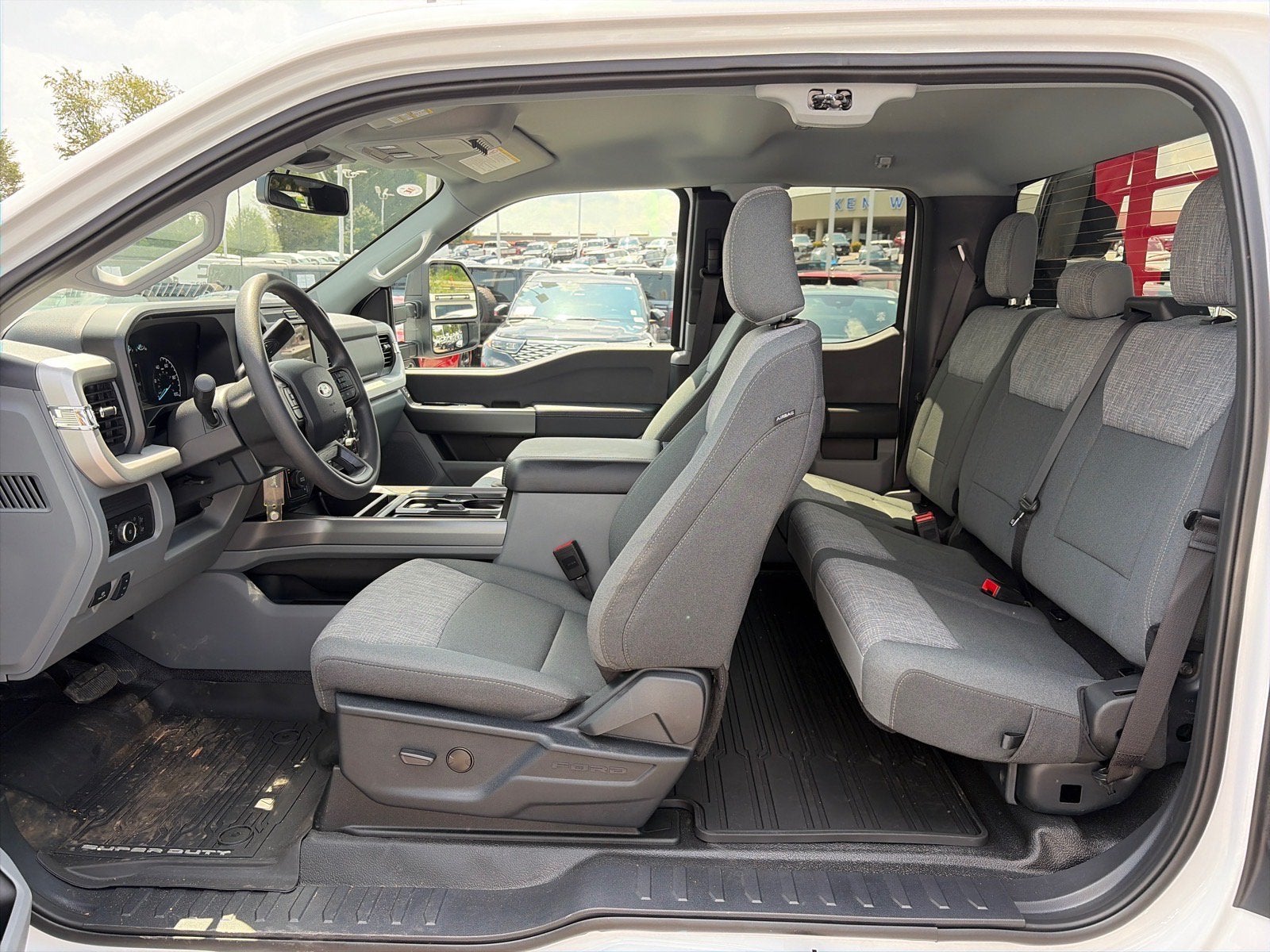 2026 Ford Super Duty F-350 DRW XLT