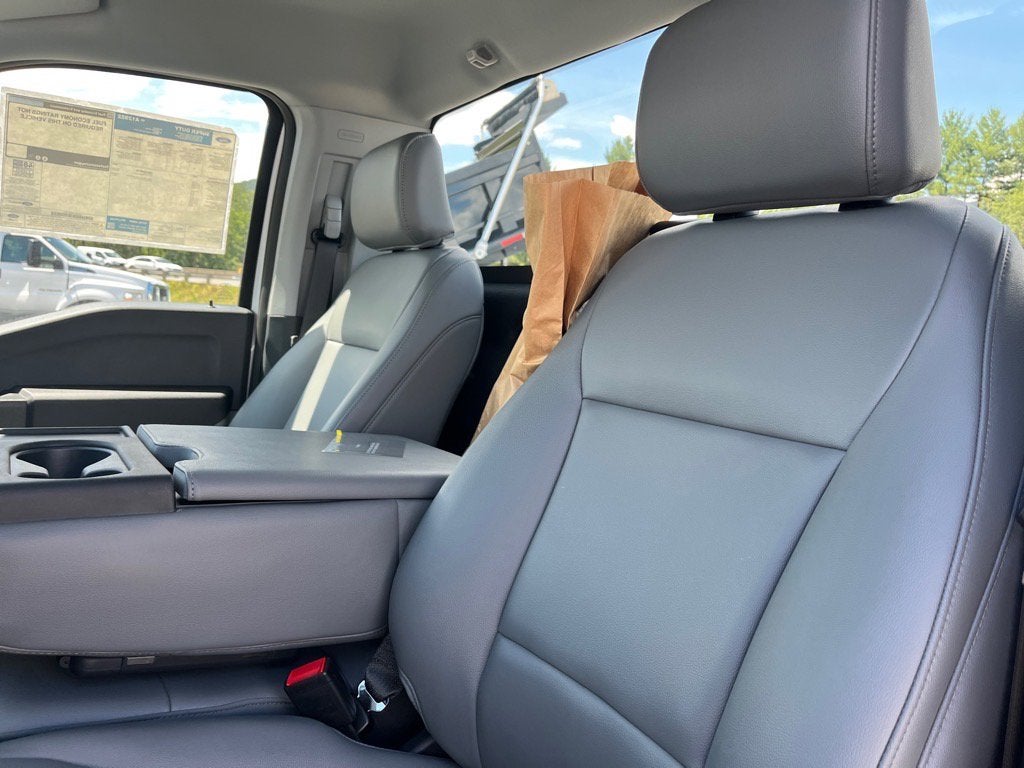 2025 Ford Super Duty F-600 DRW XL