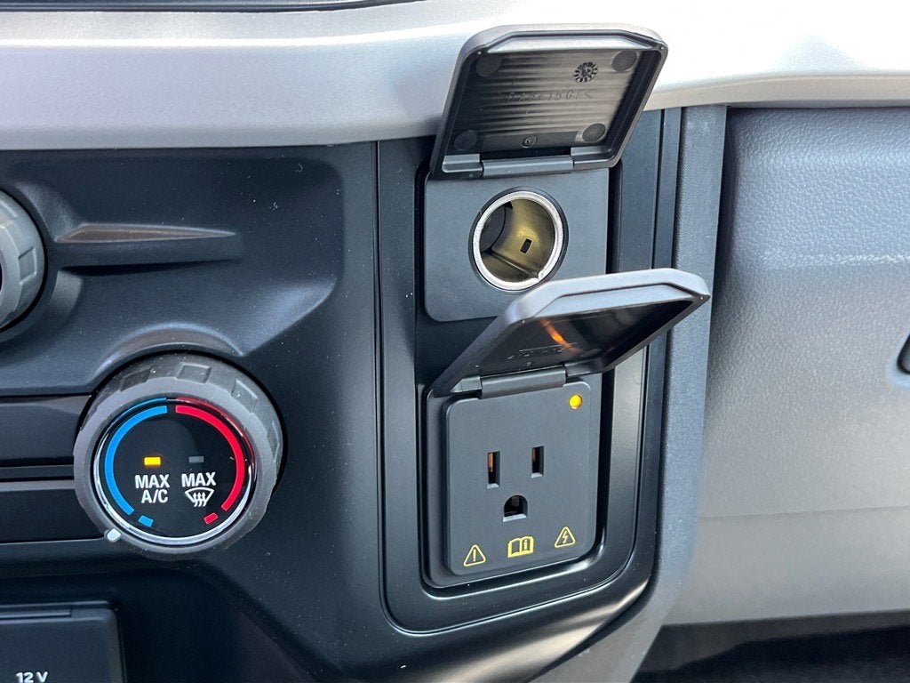 2025 Ford Super Duty F-600 DRW XL