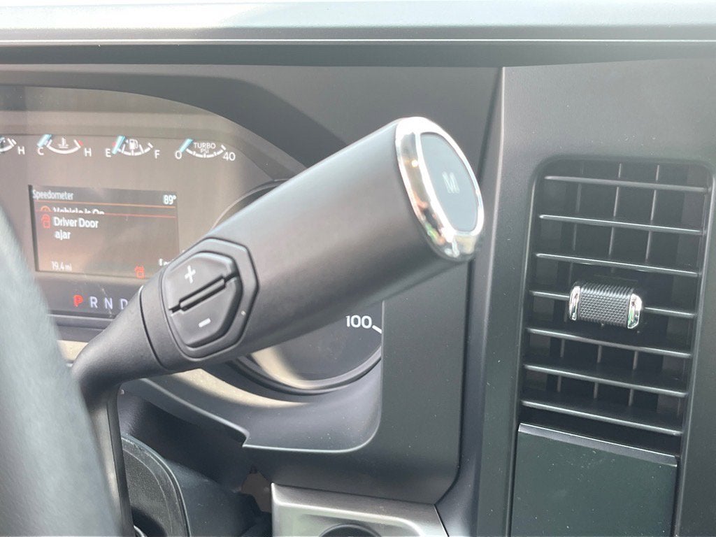 2025 Ford Super Duty F-600 DRW XLT