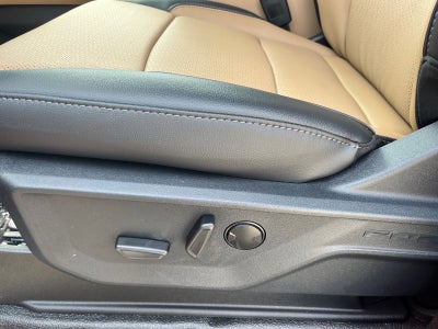 2026 Ford Super Duty F-550 DRW Lariat DRW