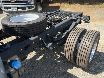 2026 Ford Super Duty F-550 DRW Lariat DRW