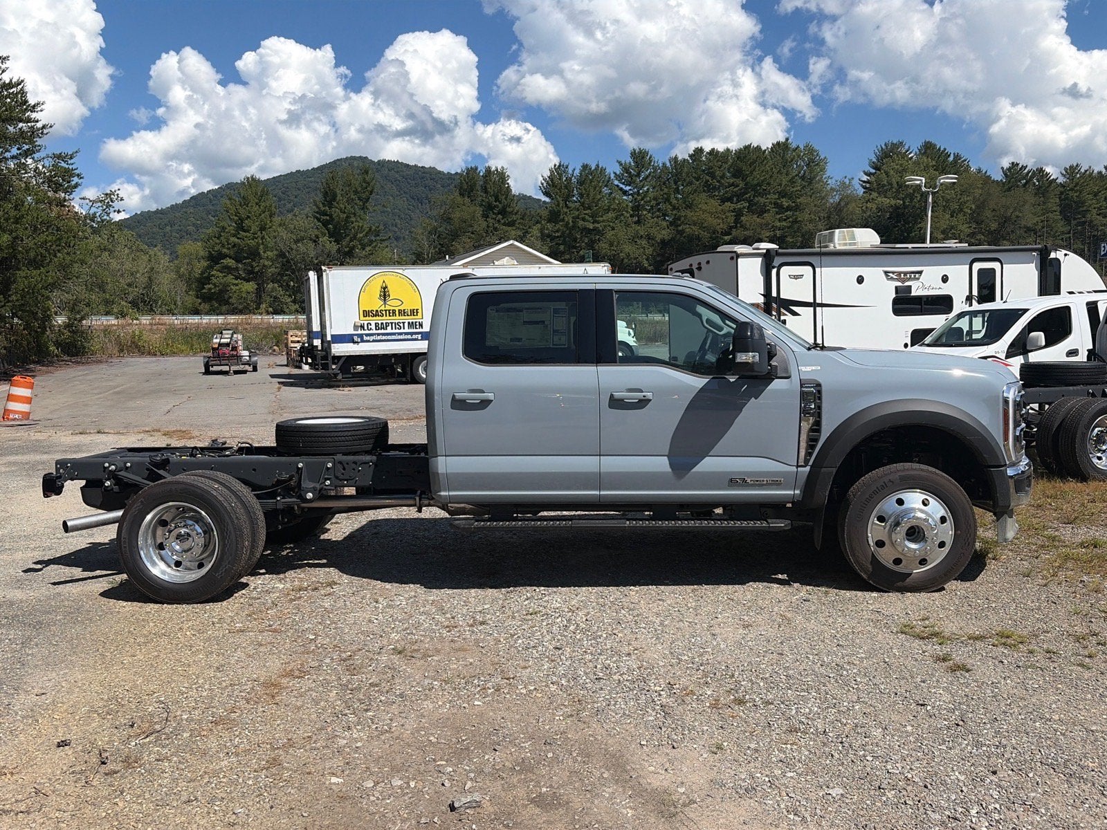 2026 Ford Super Duty F-550 DRW Lariat DRW