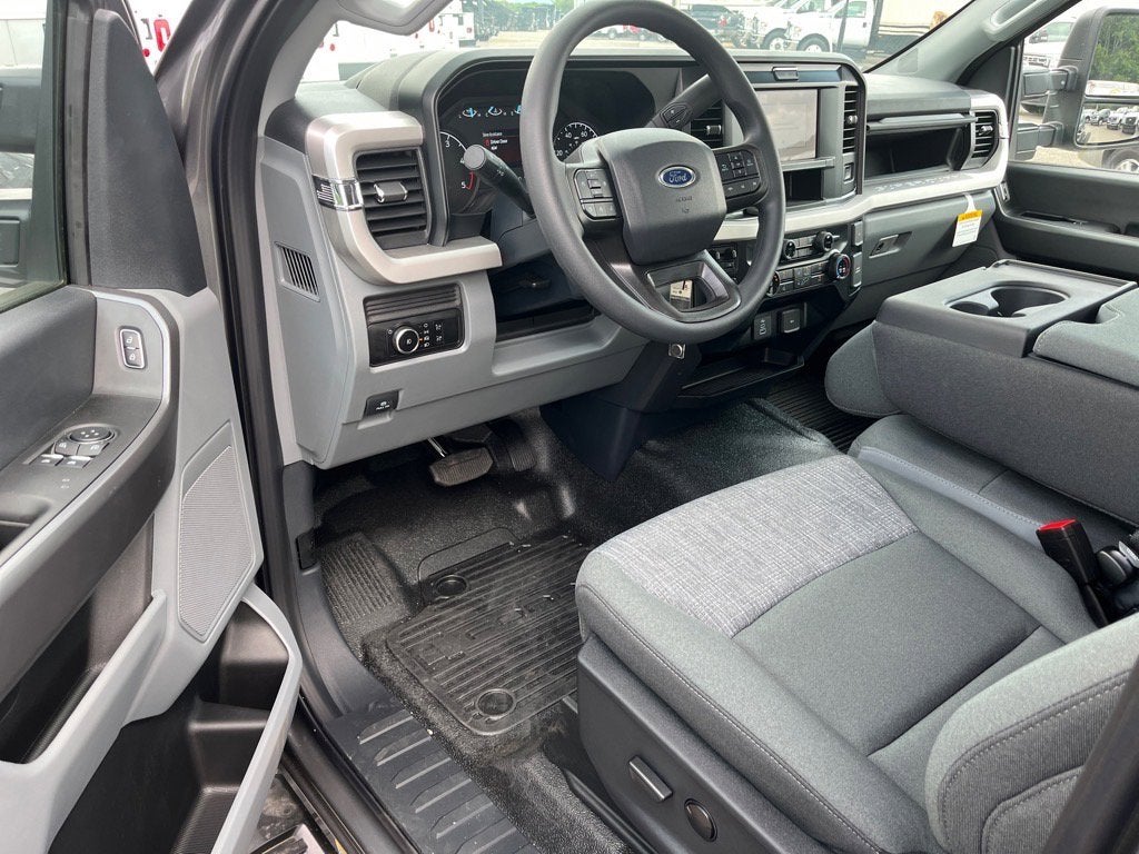 2025 Ford Super Duty F-450 DRW XLT DRW