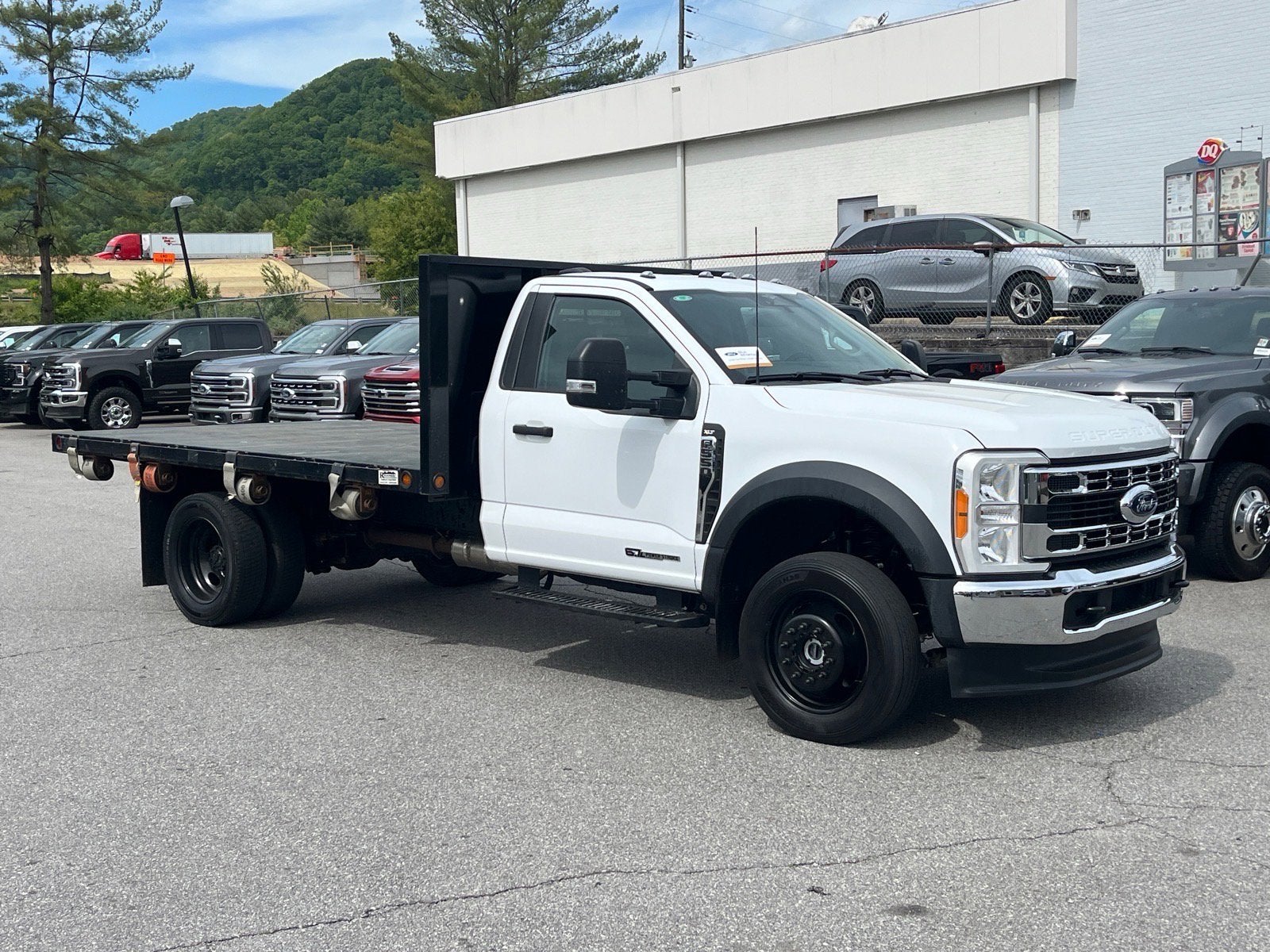 2023 Ford Super Duty F-550 DRW XLT DRW