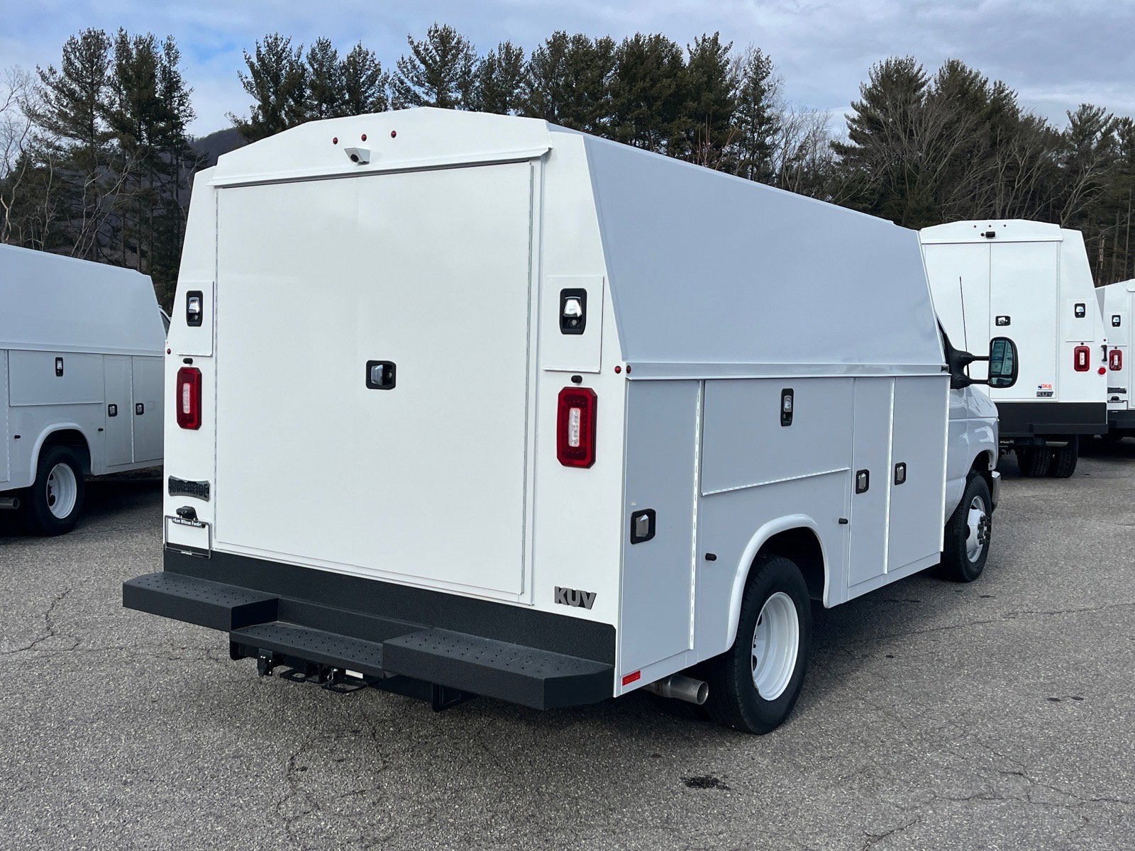 2026 Ford E-Series Cutaway Base Cutaway