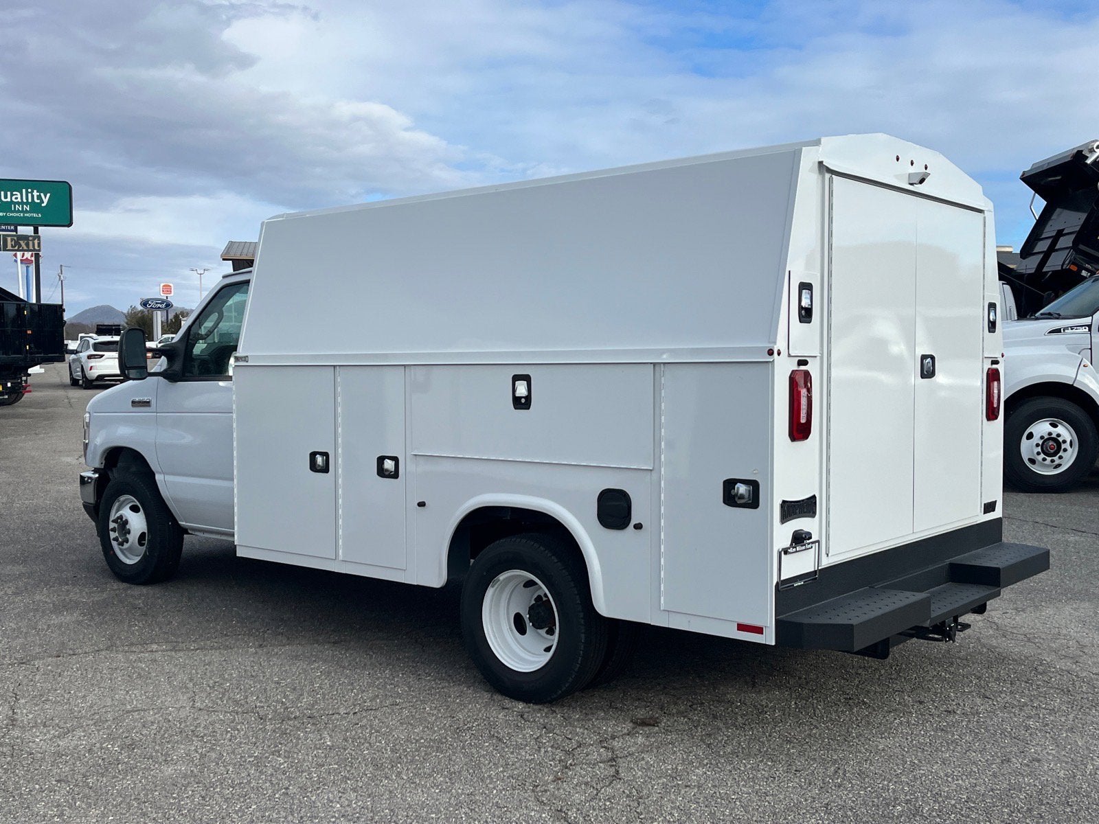 2026 Ford E-Series Cutaway Base Cutaway