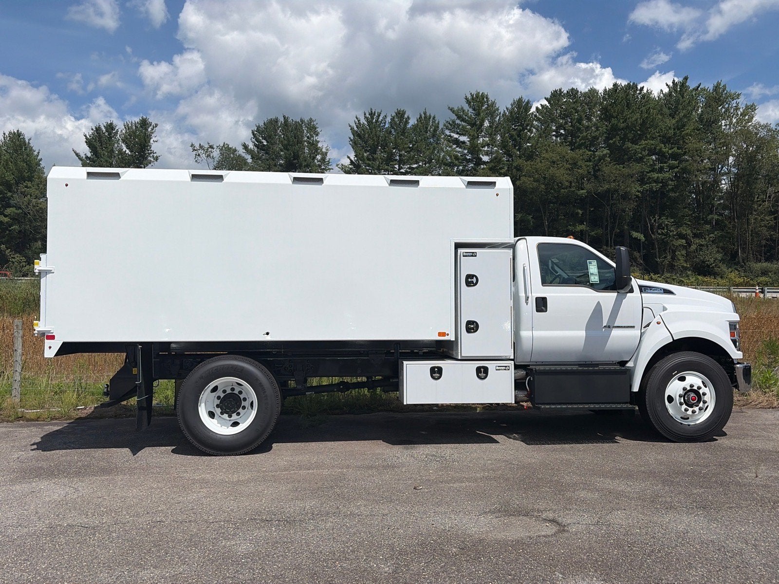2026 Ford F-750SD Base