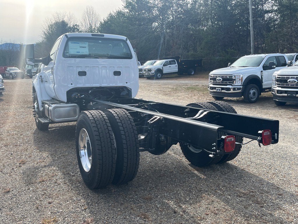 2026 Ford F-750SD Base