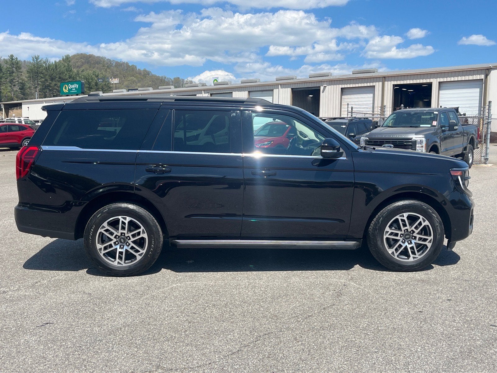 2025 Ford Expedition Active
