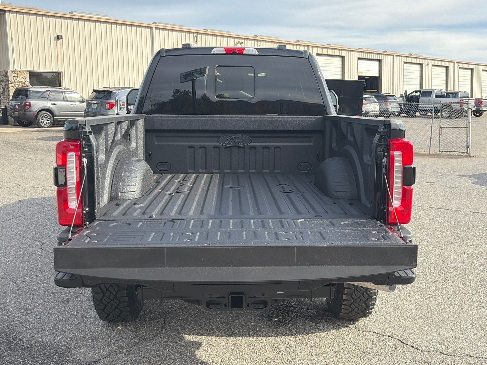 2027 Ford Super Duty F-350 SRW LARIAT