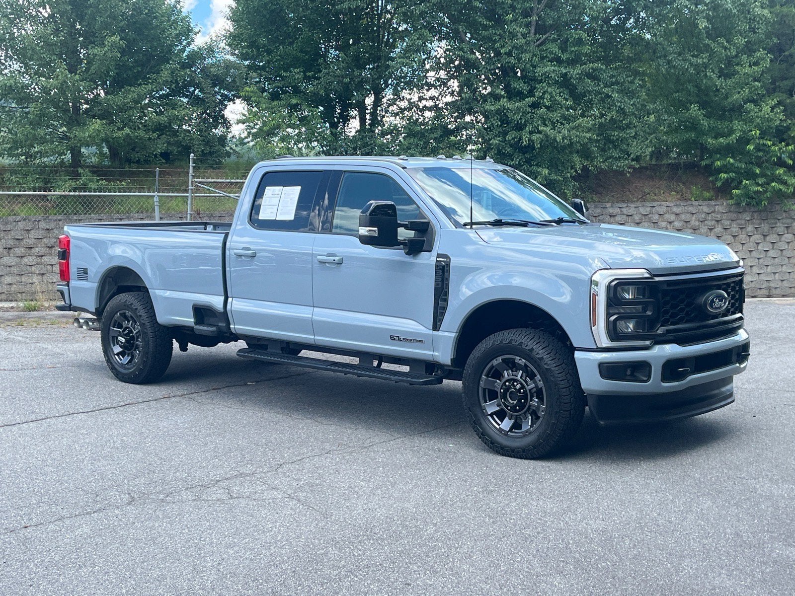 2024 Ford Super Duty F-350 SRW LARIAT