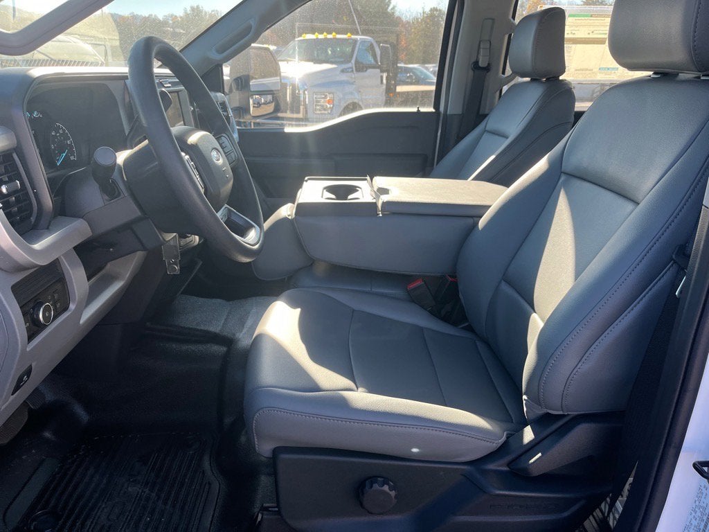 2025 Ford Super Duty F-350 SRW XL