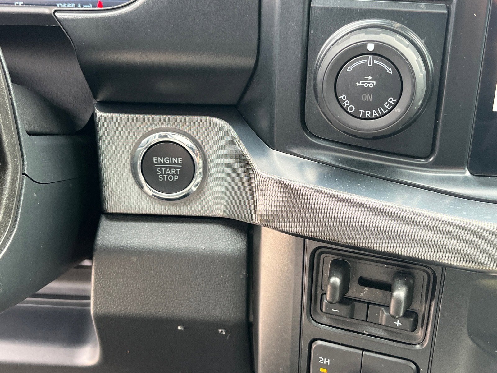 2025 Ford Super Duty F-350 DRW Platinum