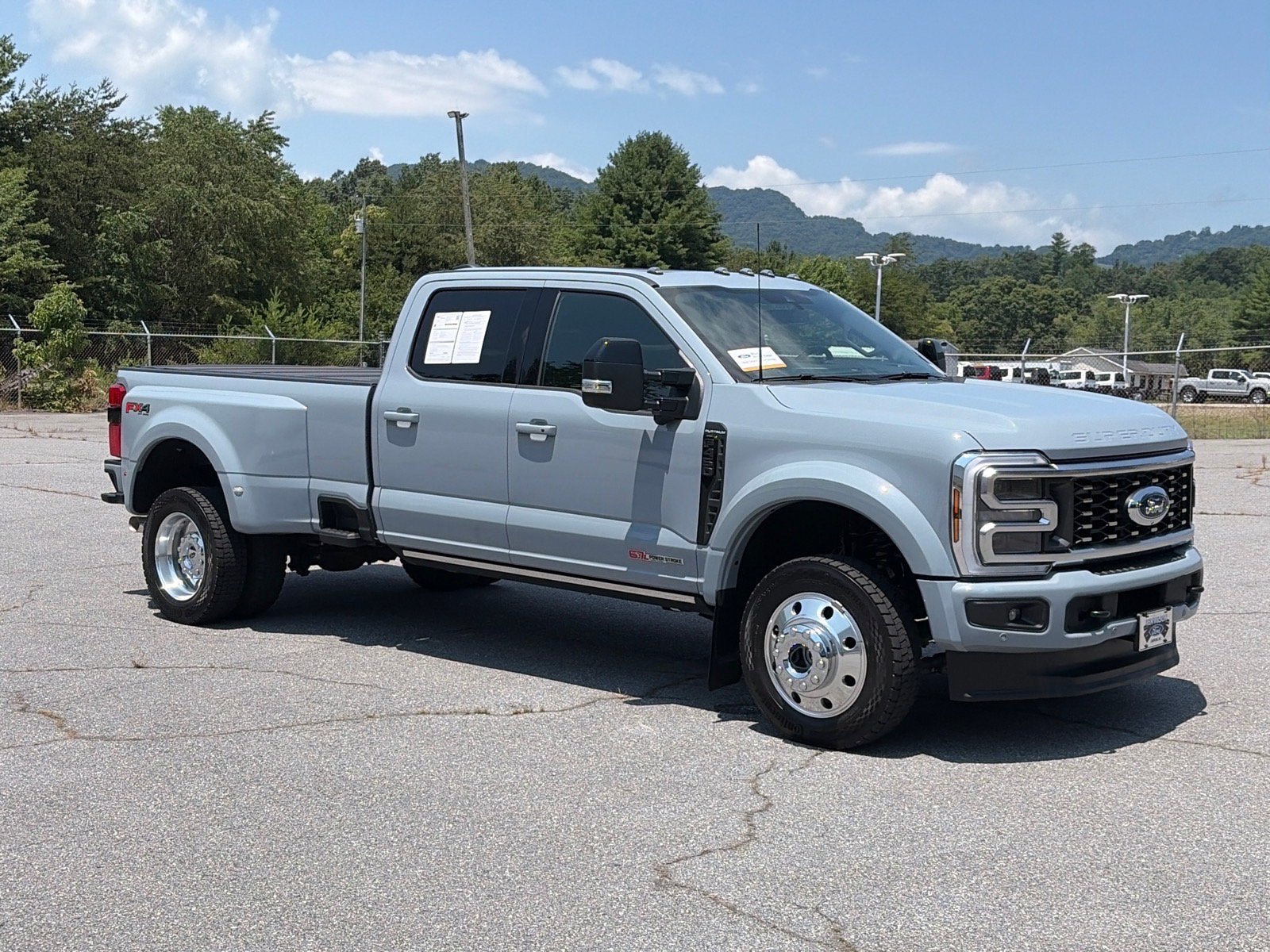 2025 Ford Super Duty F-450 DRW Platinum