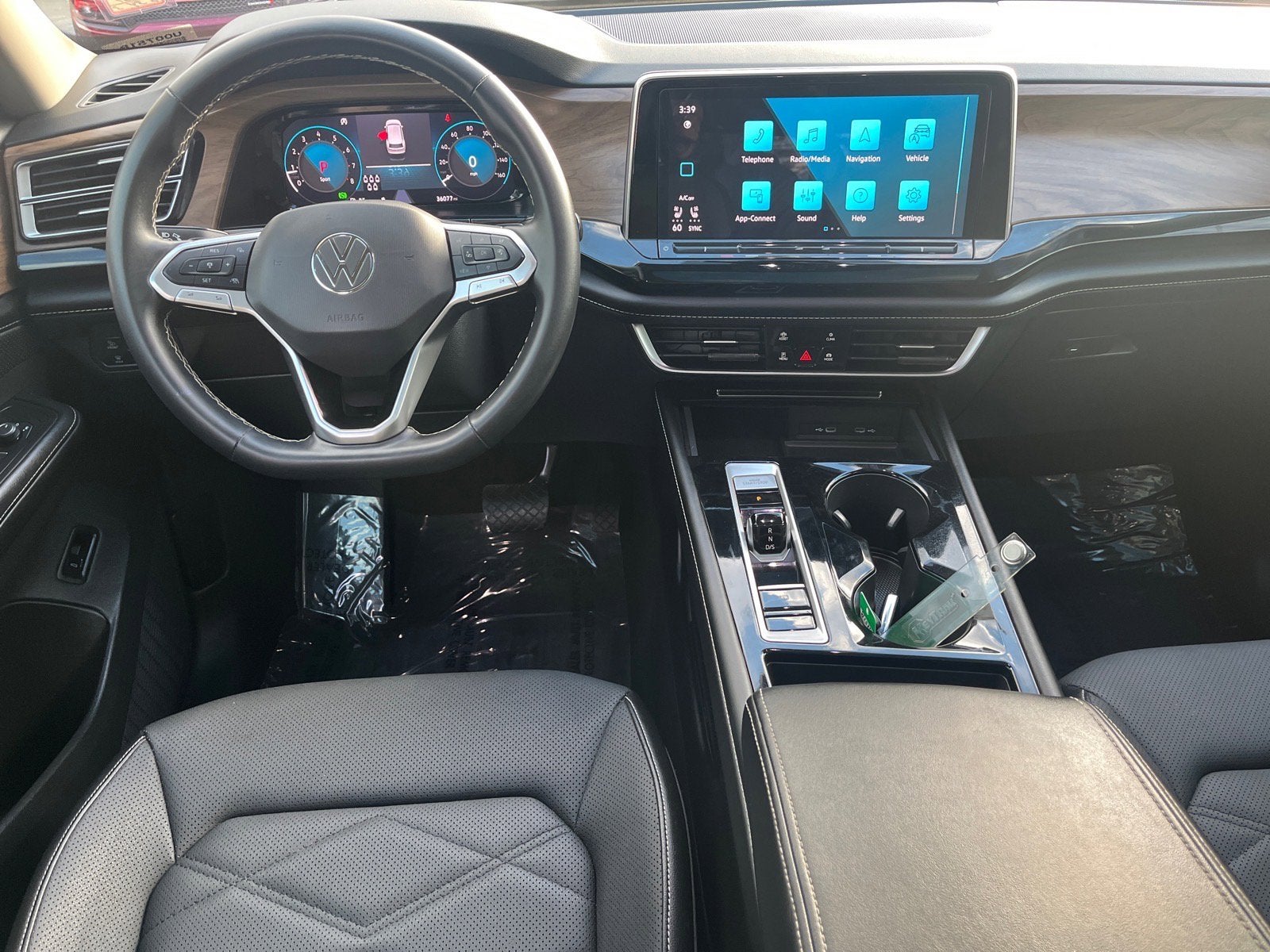 2024 Volkswagen Atlas 2.0T SE w/Technology