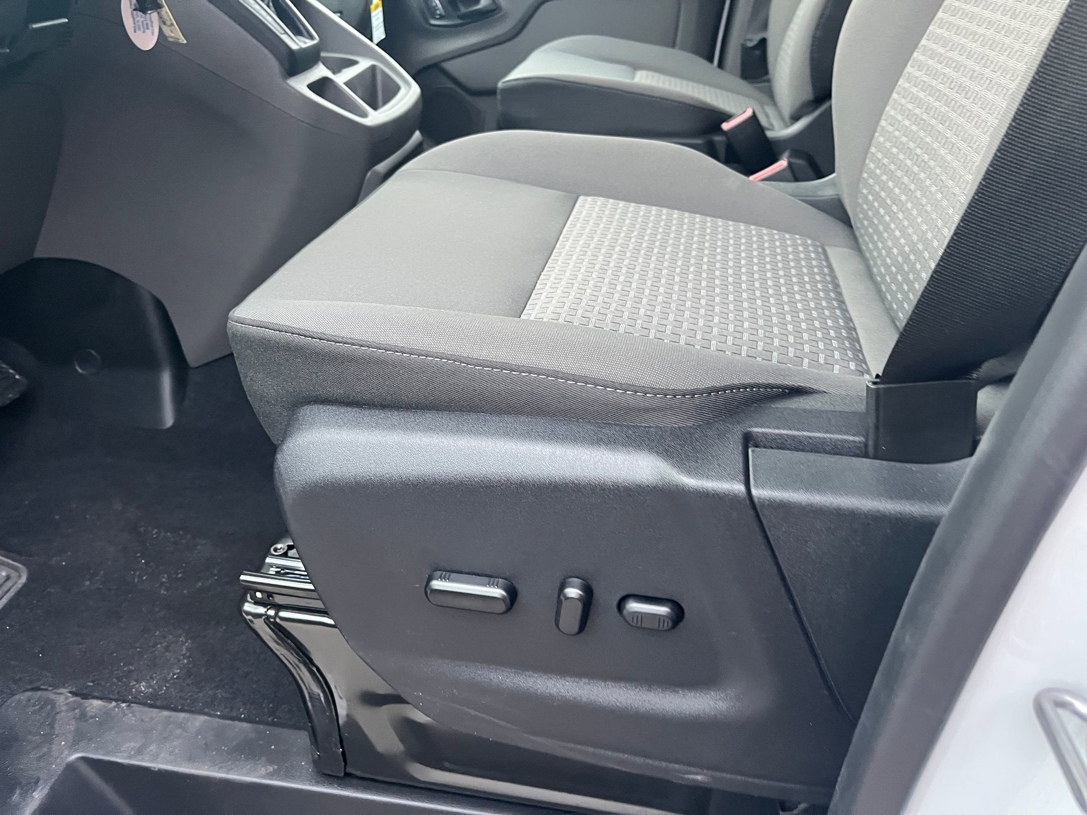 2025 Ford Transit Passenger Wagon XLT