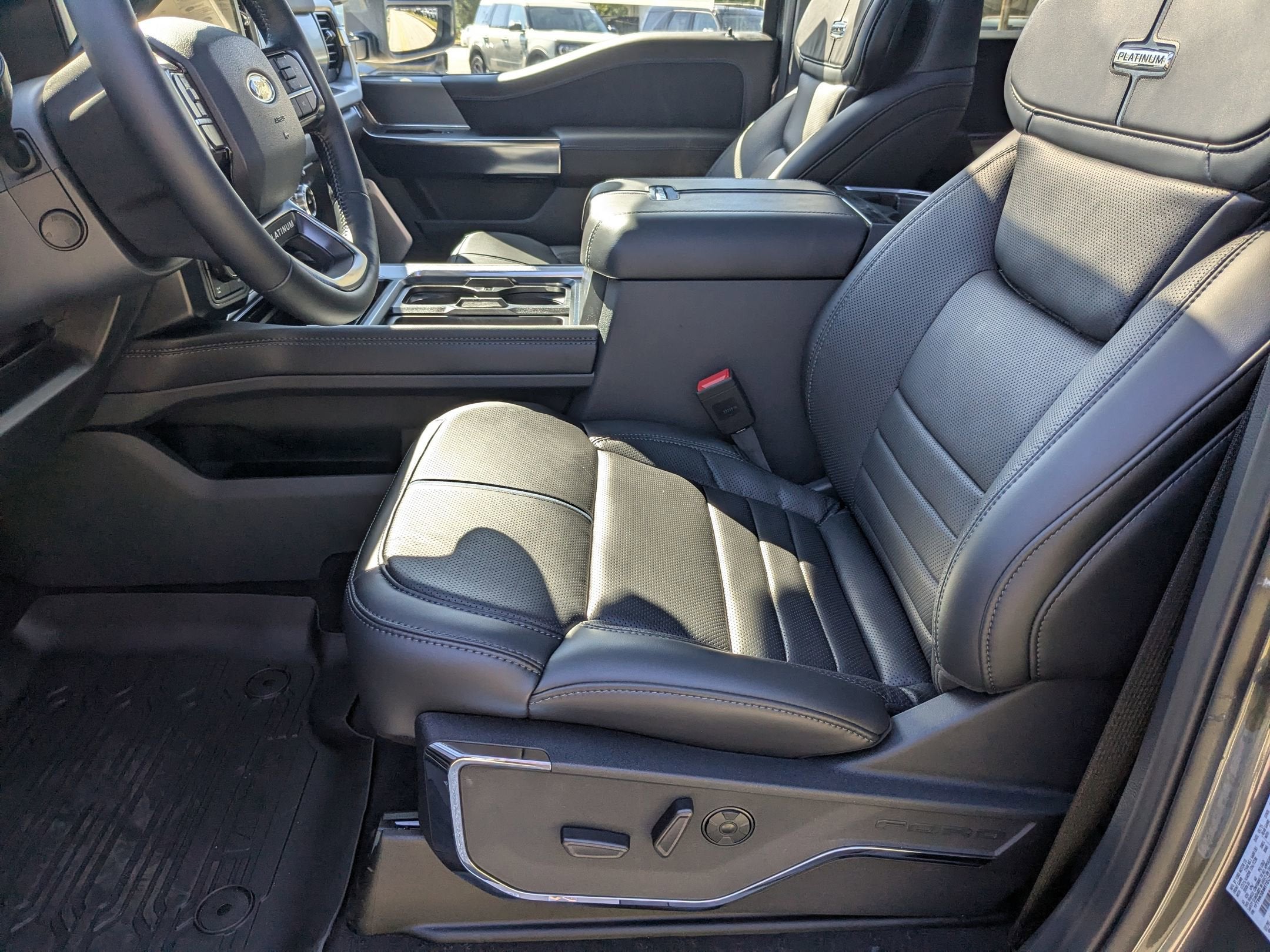 2026 Ford Super Duty F-350 SRW F-350® Platinum®