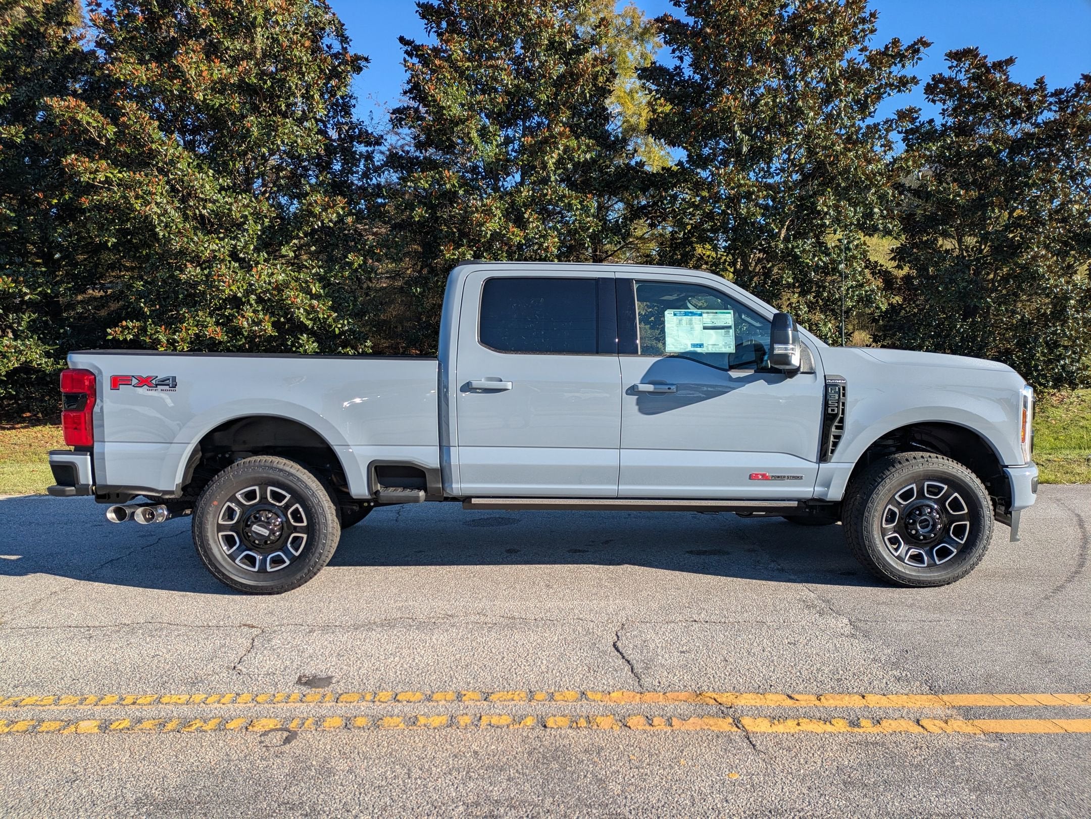 2025 Ford Super Duty F-350 SRW Platinum