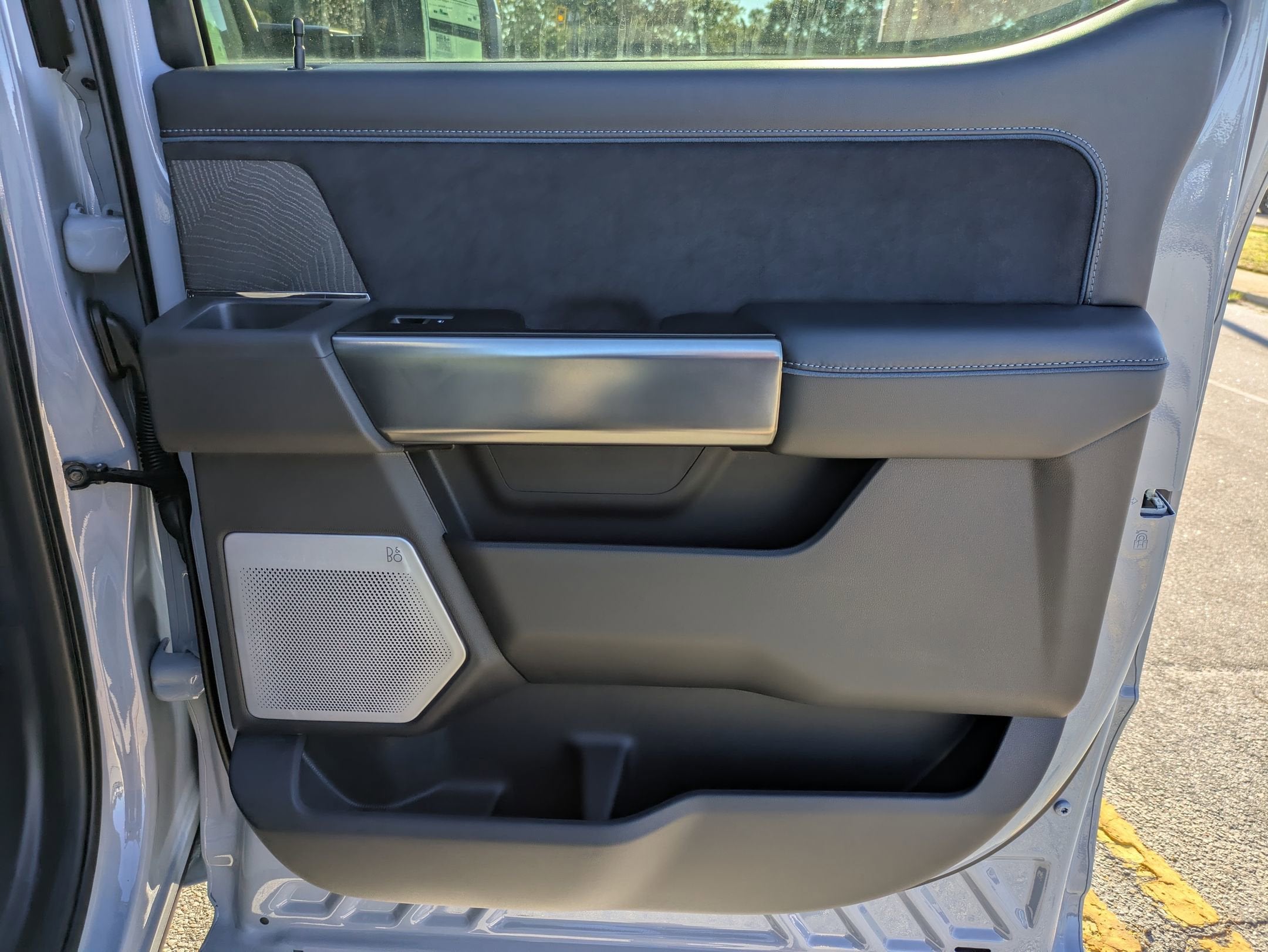 2025 Ford Super Duty F-350 SRW Platinum