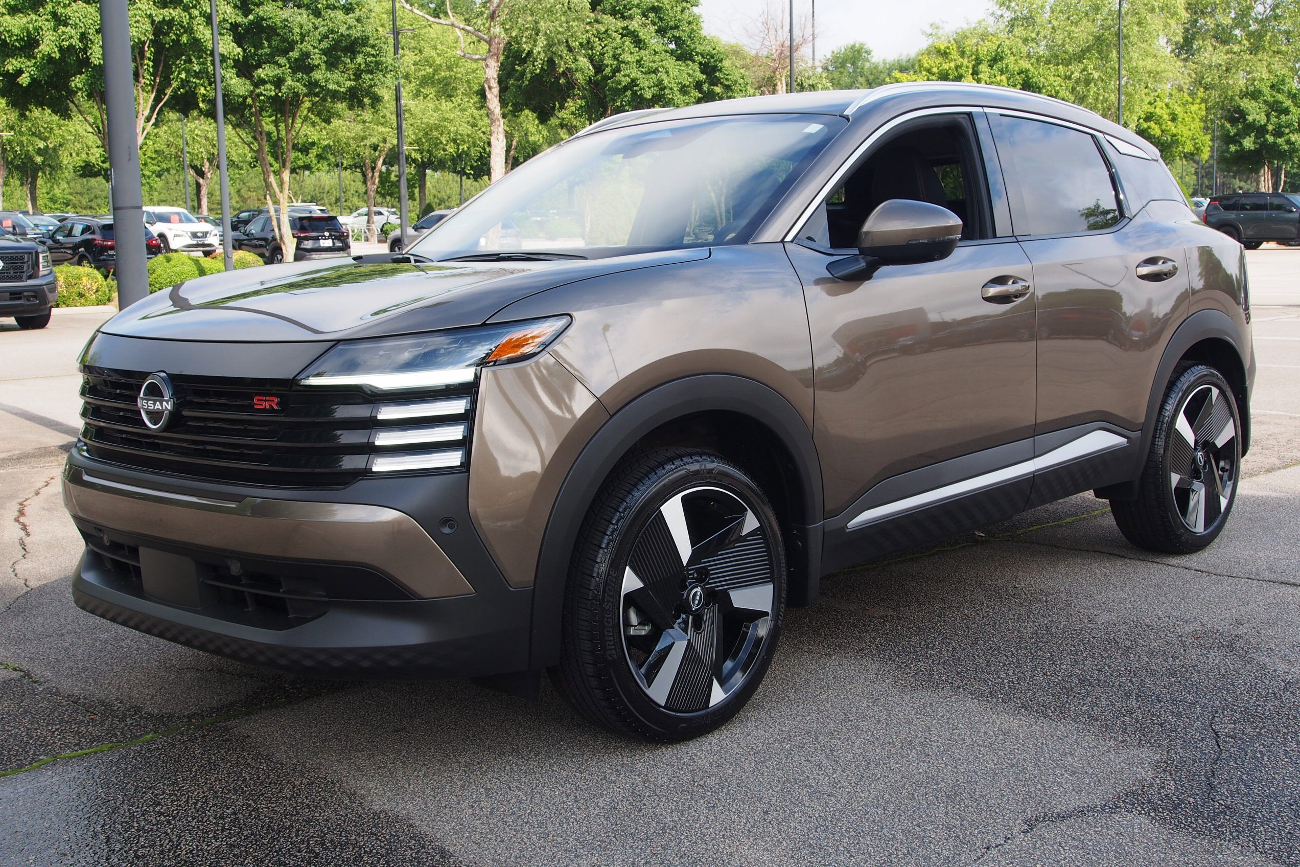 2025 Nissan Kicks SR