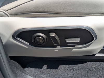 2023 Jeep Wagoneer Base