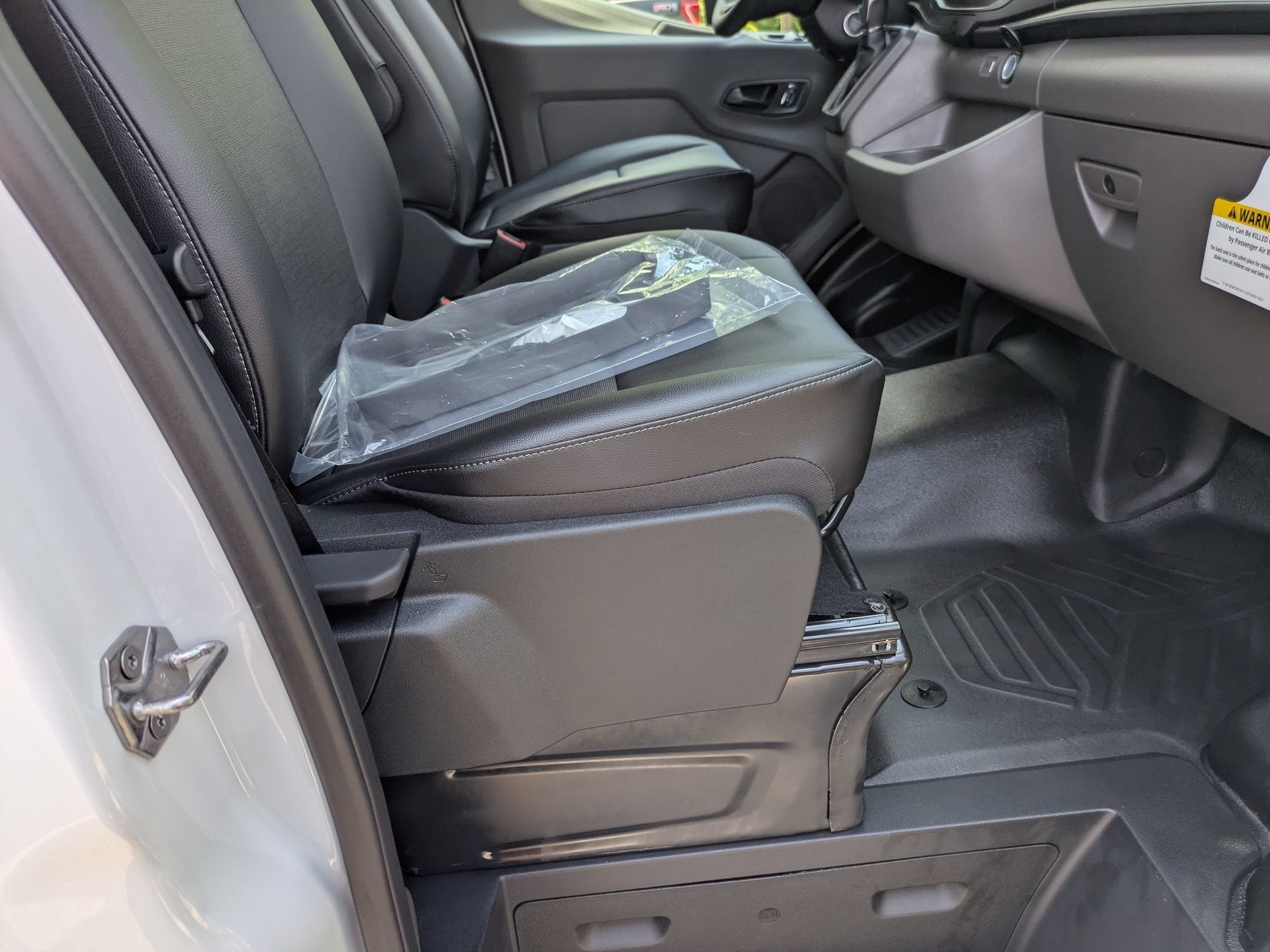 2026 Ford Transit Passenger Wagon XL