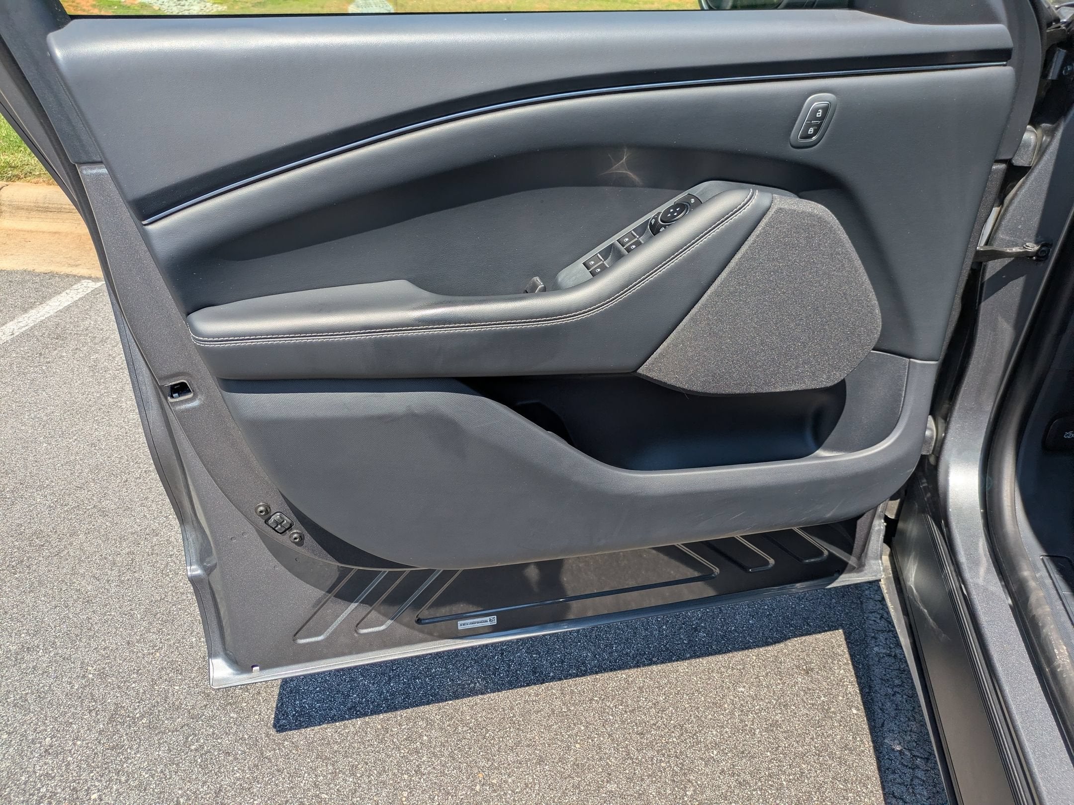 2023 Ford Mustang Mach-E Select