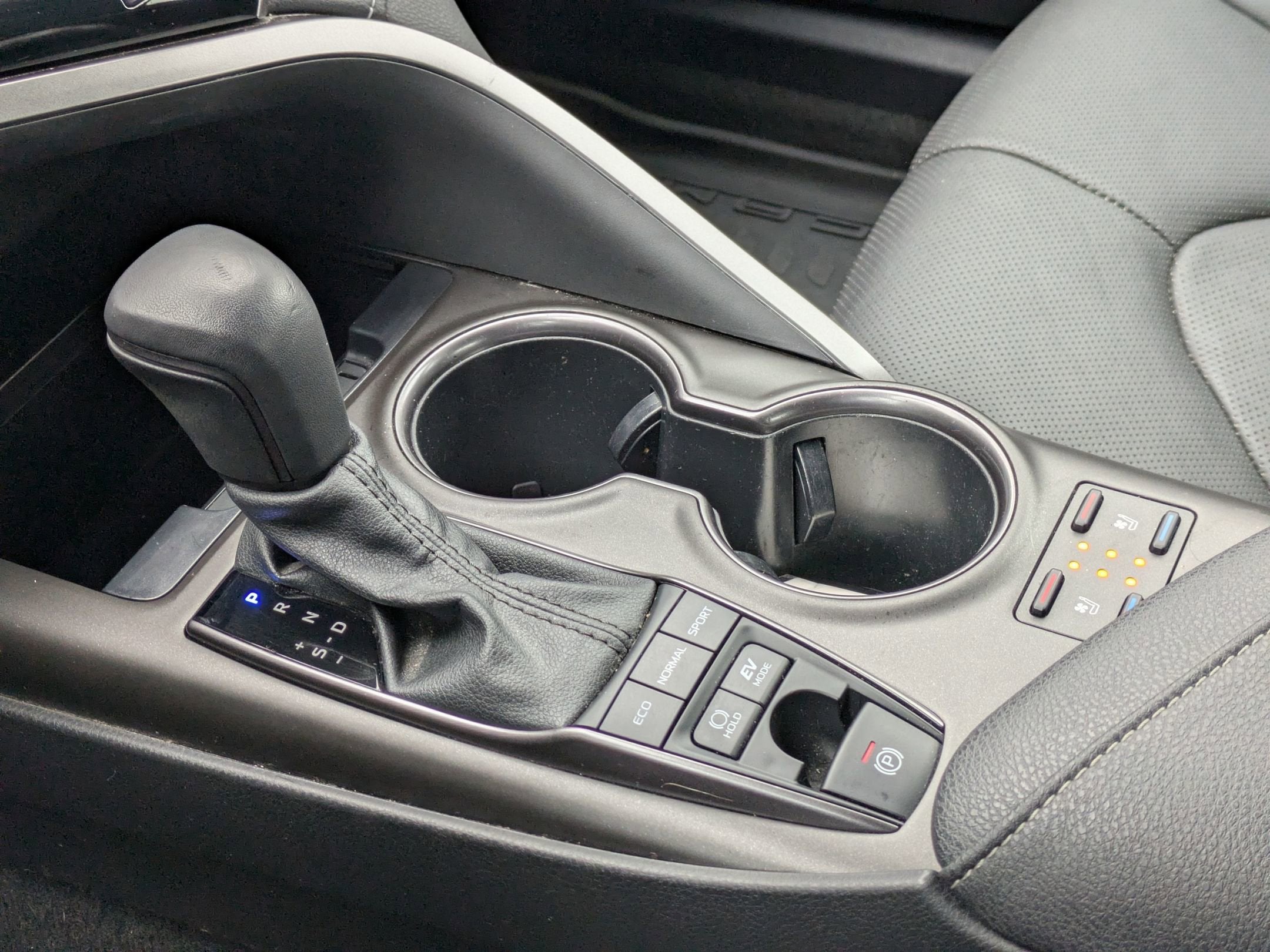 2021 Toyota Camry Hybrid XSE