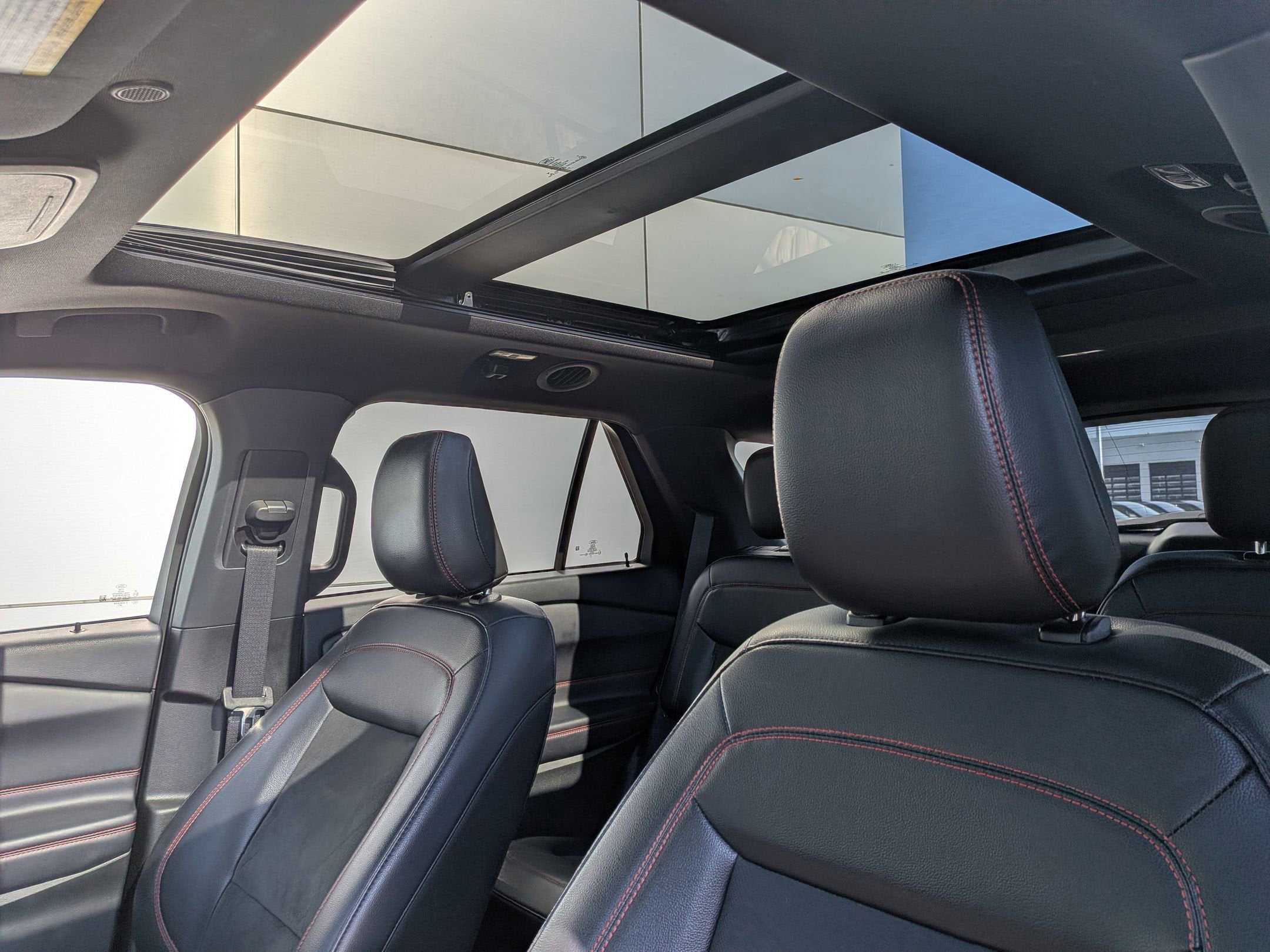 2023 Ford Explorer ST-Line