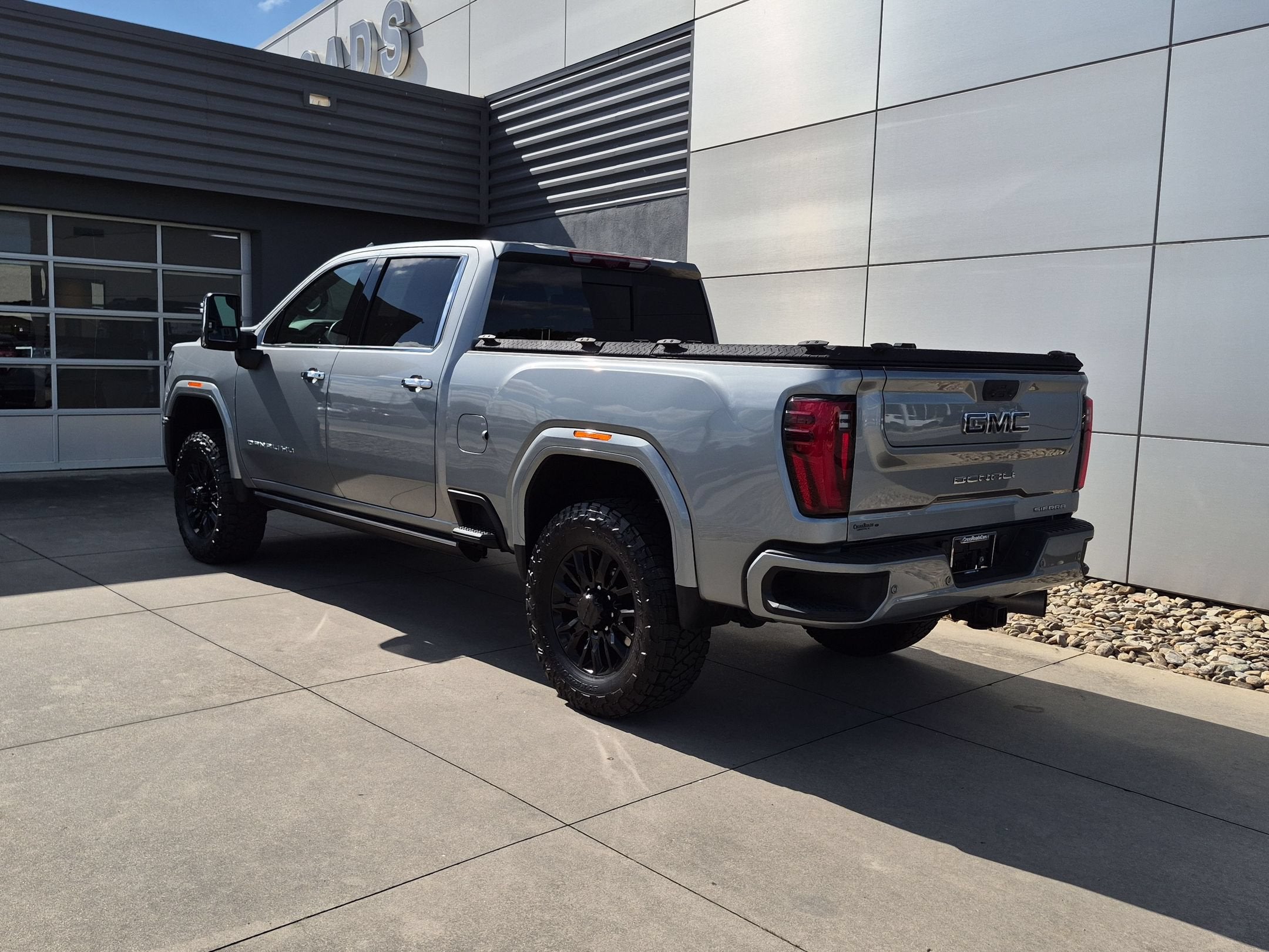 2025 GMC Sierra 2500HD Denali Ultimate