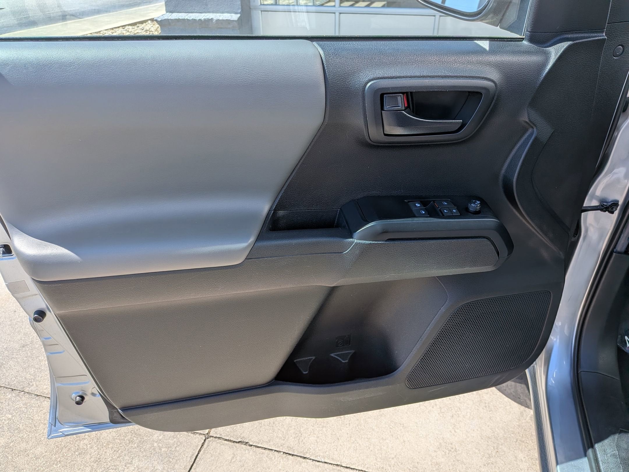 2022 Toyota Tacoma 4WD SR