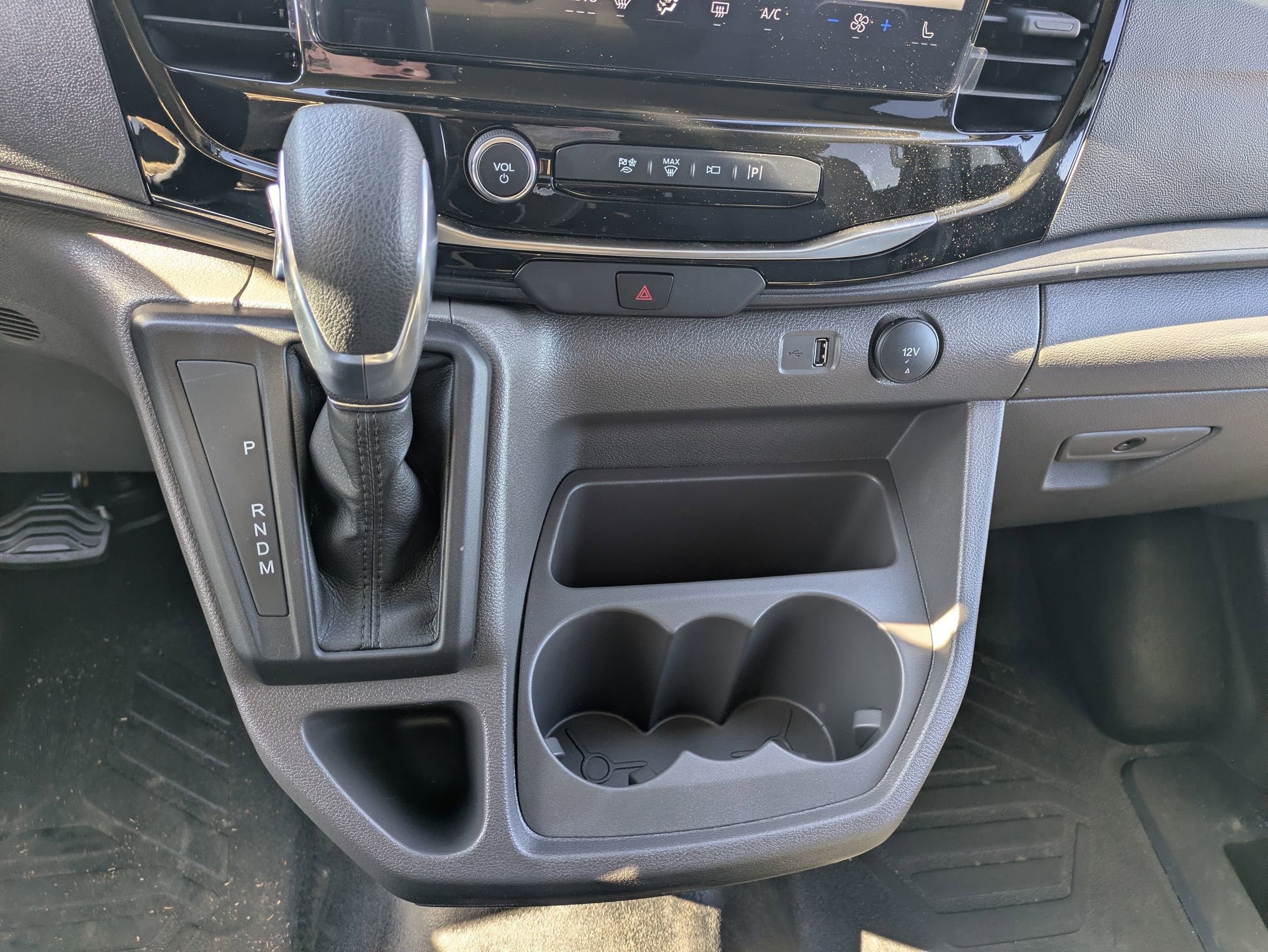 2026 Ford Transit Passenger Wagon XLT