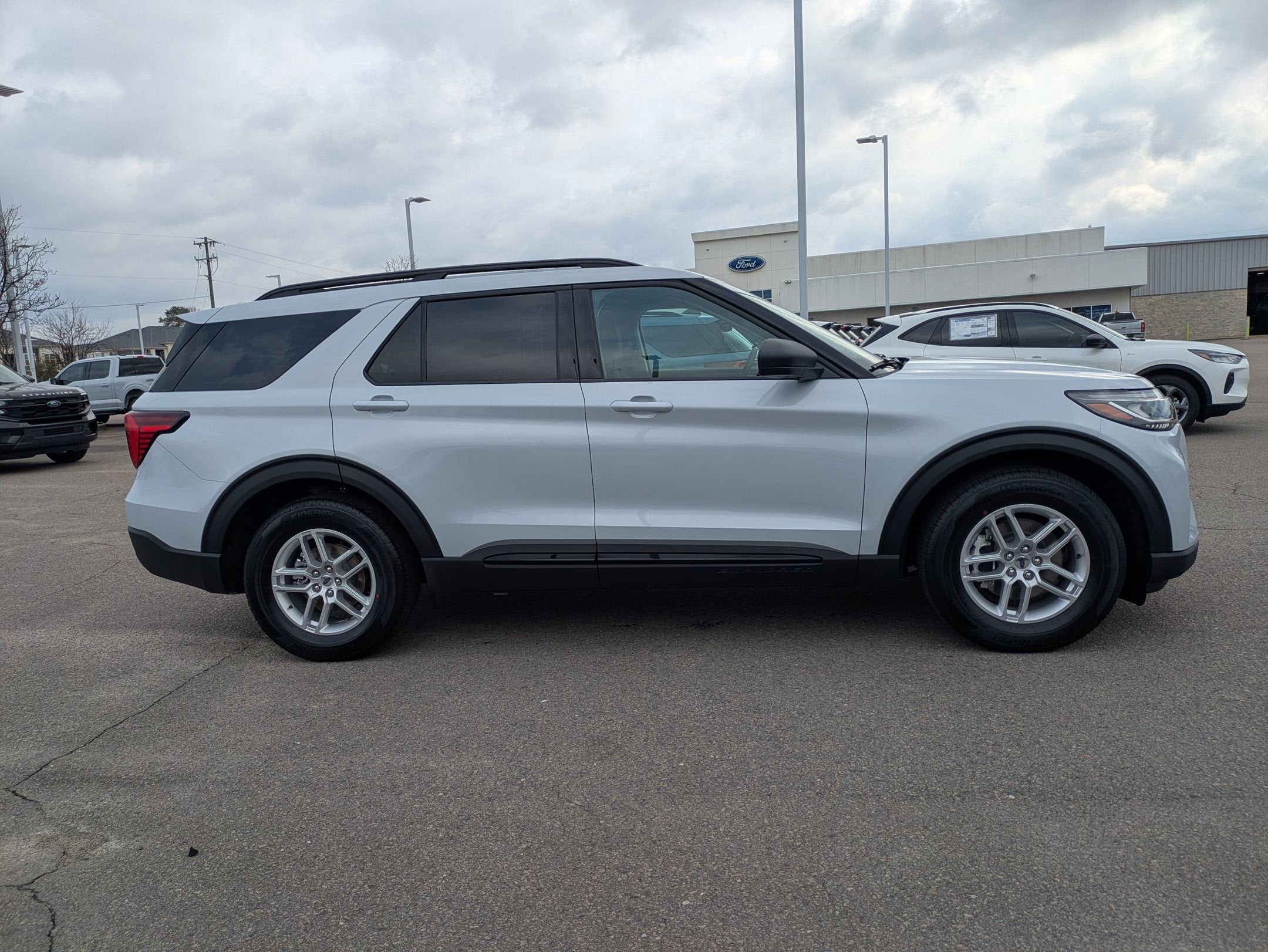 2026 Ford Explorer Active w/200A Pkg