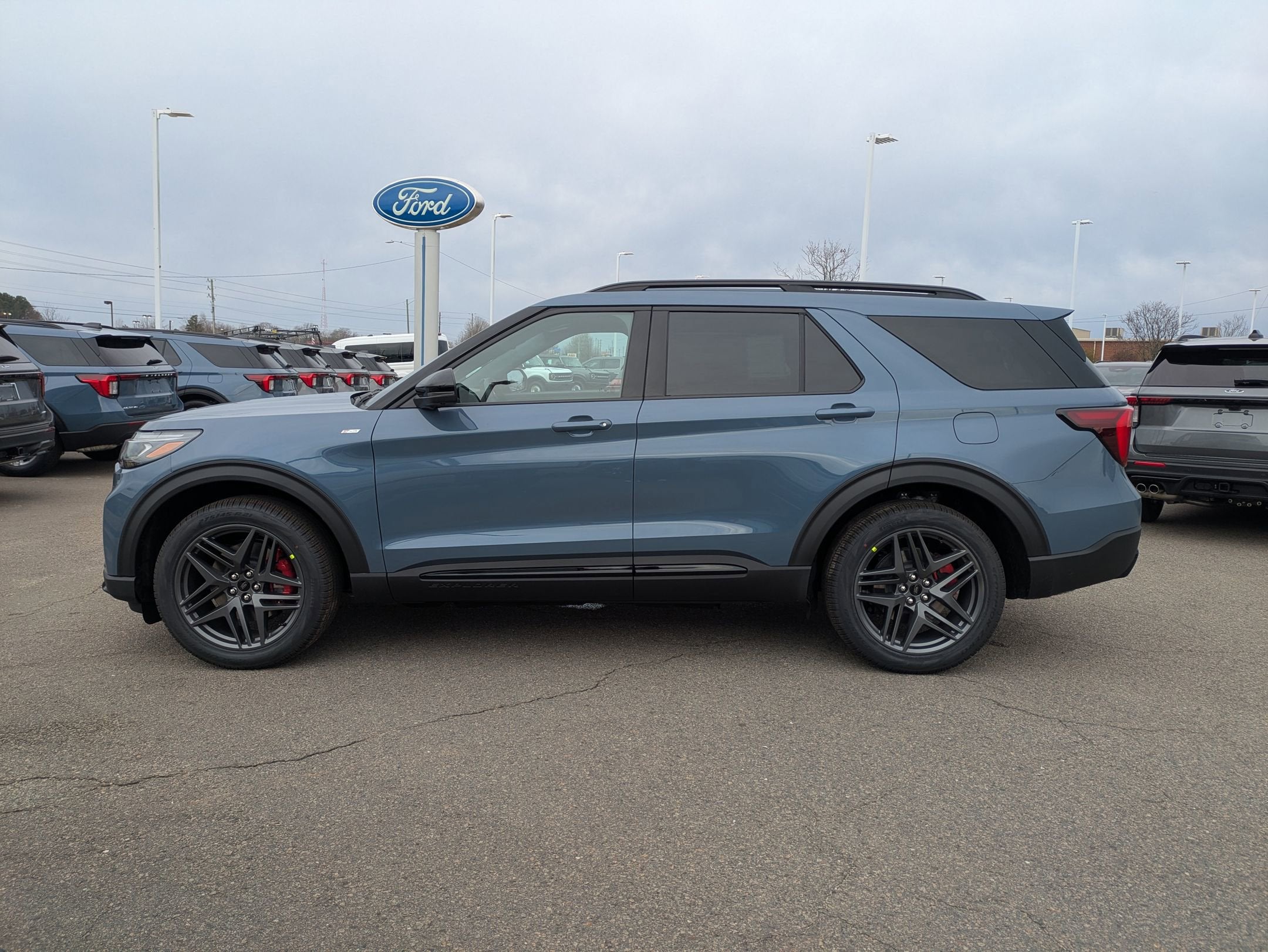 2026 Ford Explorer ST-Line