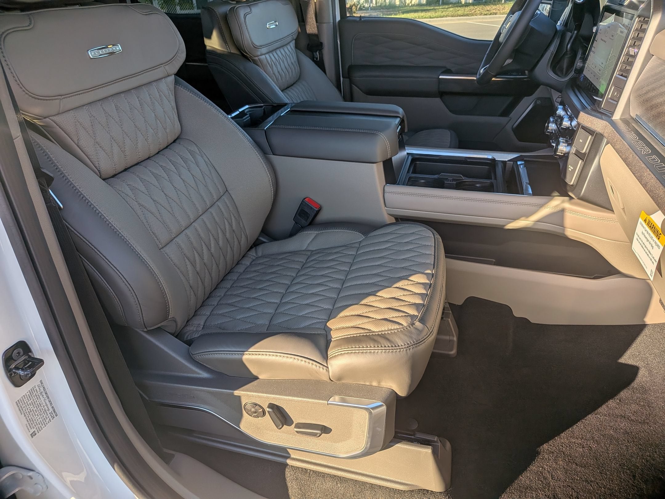 2027 Ford Super Duty F-250 SRW Platinum